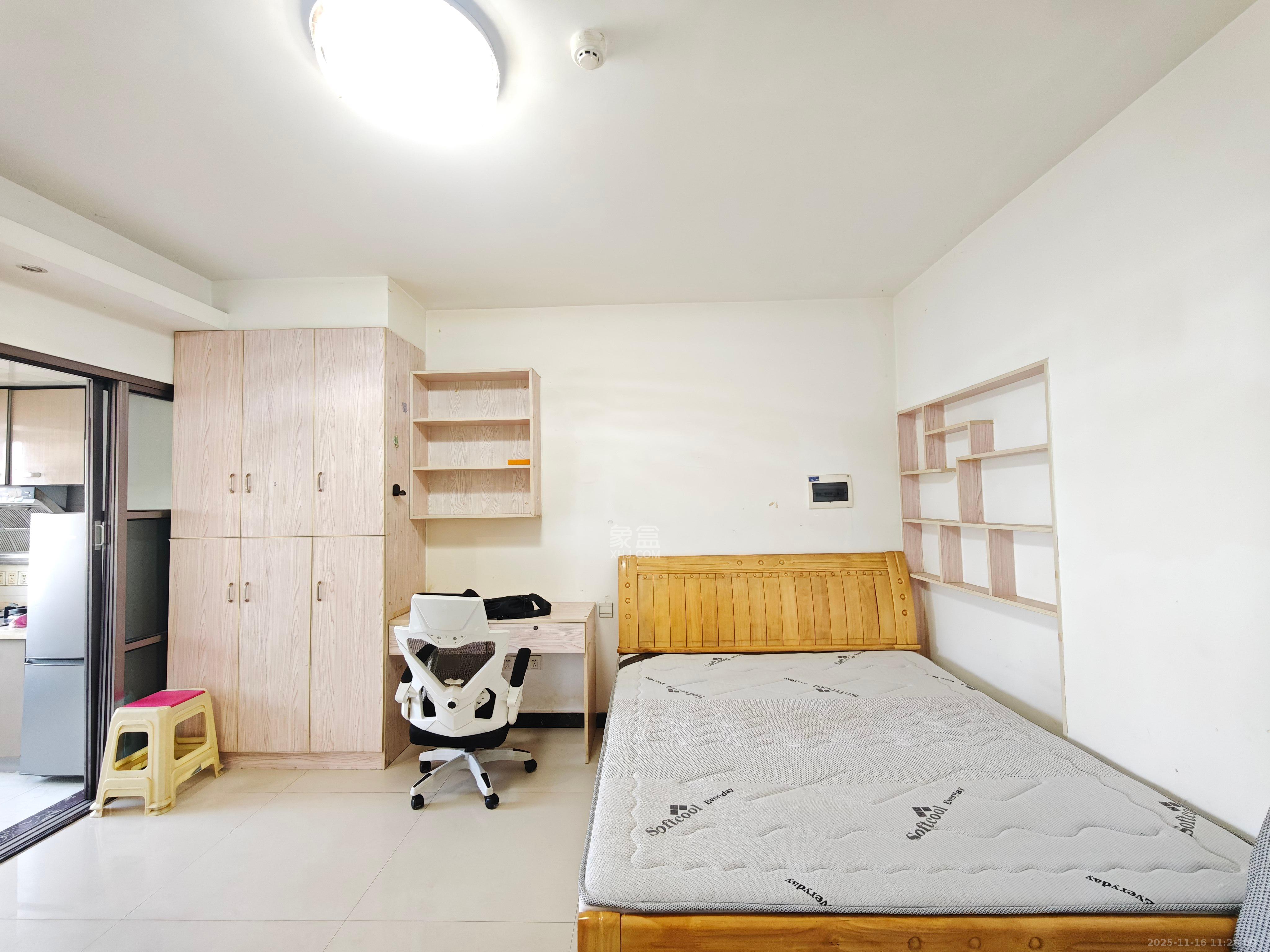 罗马国际公寓  1室1厅1卫    1300.0元/月