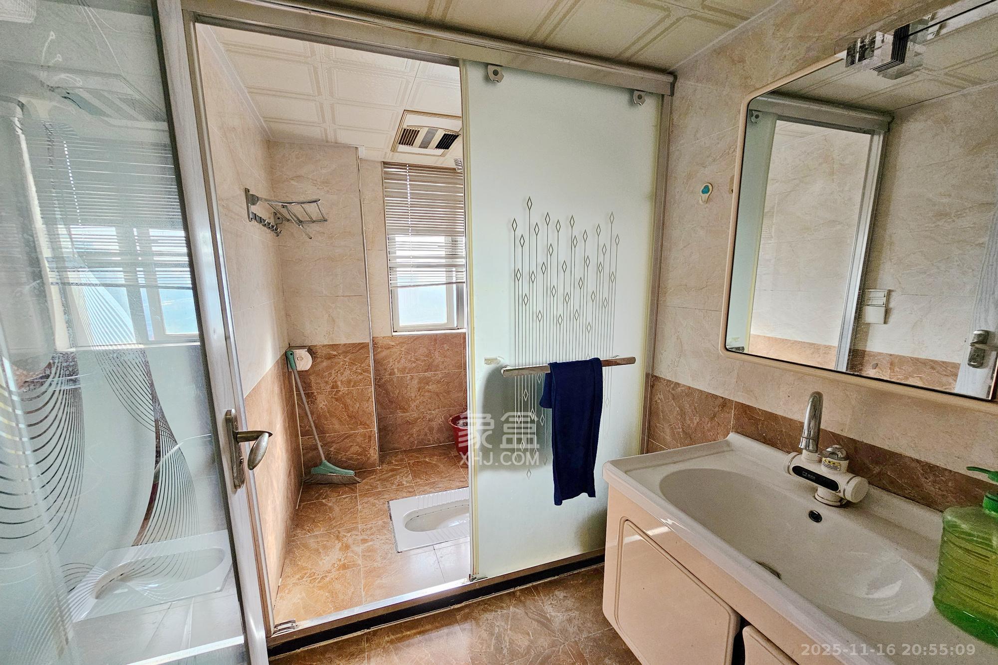 嘉宇盛世华章 3室2厅2卫 100.0万 嘉宇盛世华章 3室2厅2卫 100.0万卫生间