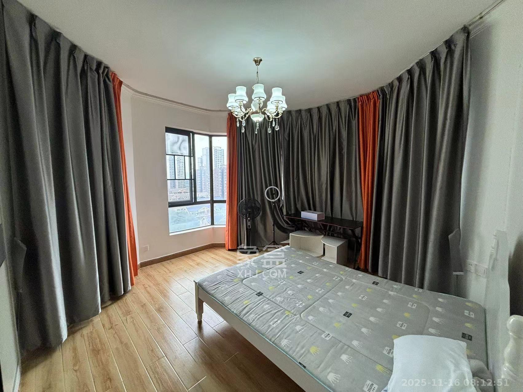 麓谷公馆（涉外国际公馆）  4室2厅3卫    3200.0元/月室内图