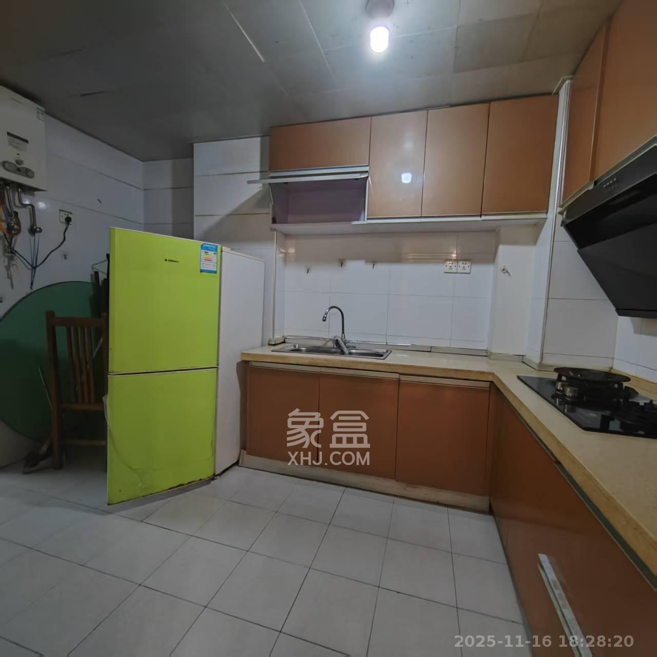 山水嘉园  3室2厅1卫    1400.0元/月室内图