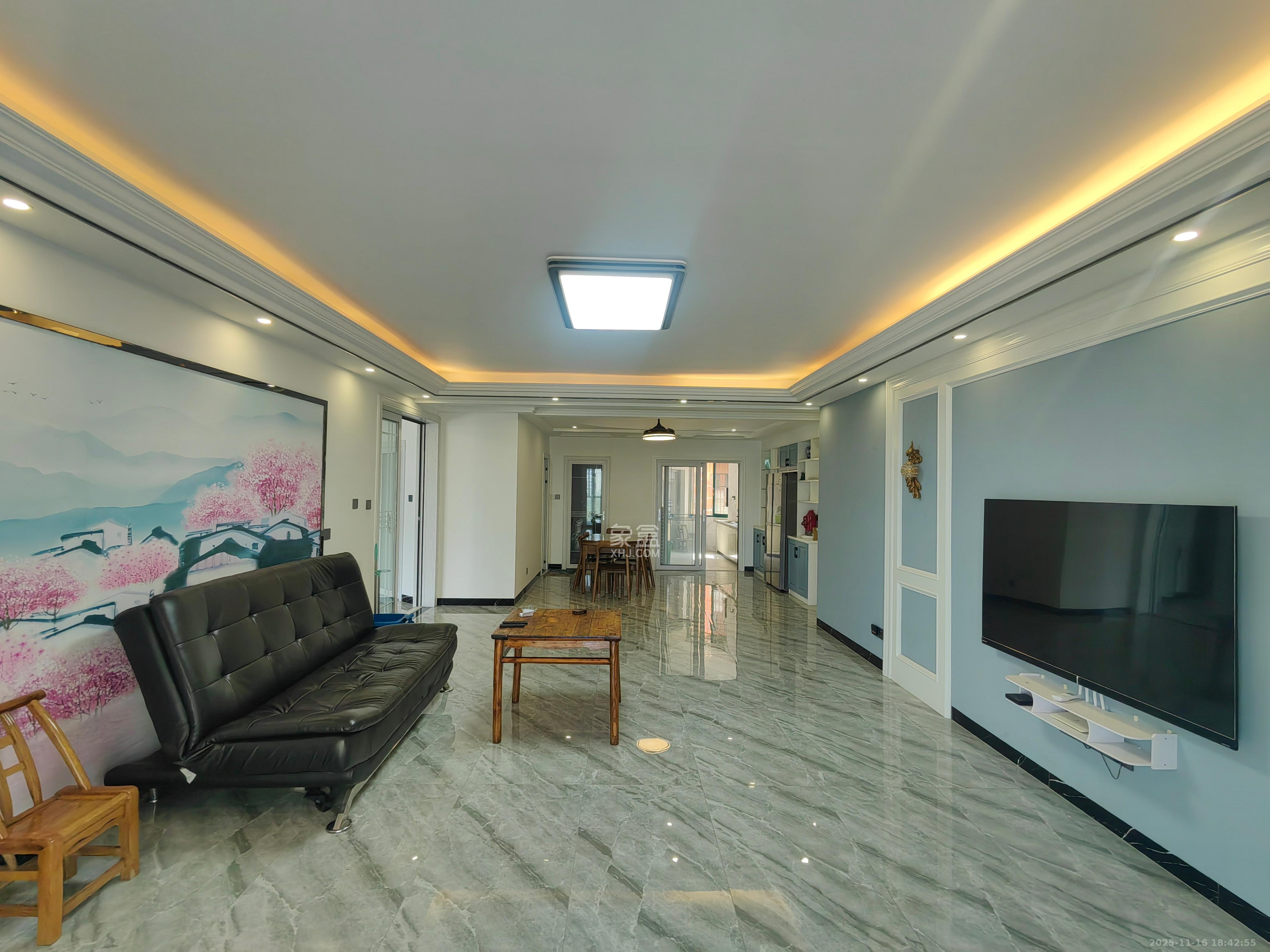 百合湖滨花园 4室2厅2卫 2400.0元/月 百合湖滨花园 4室2厅2卫 2400.0元/月室内图