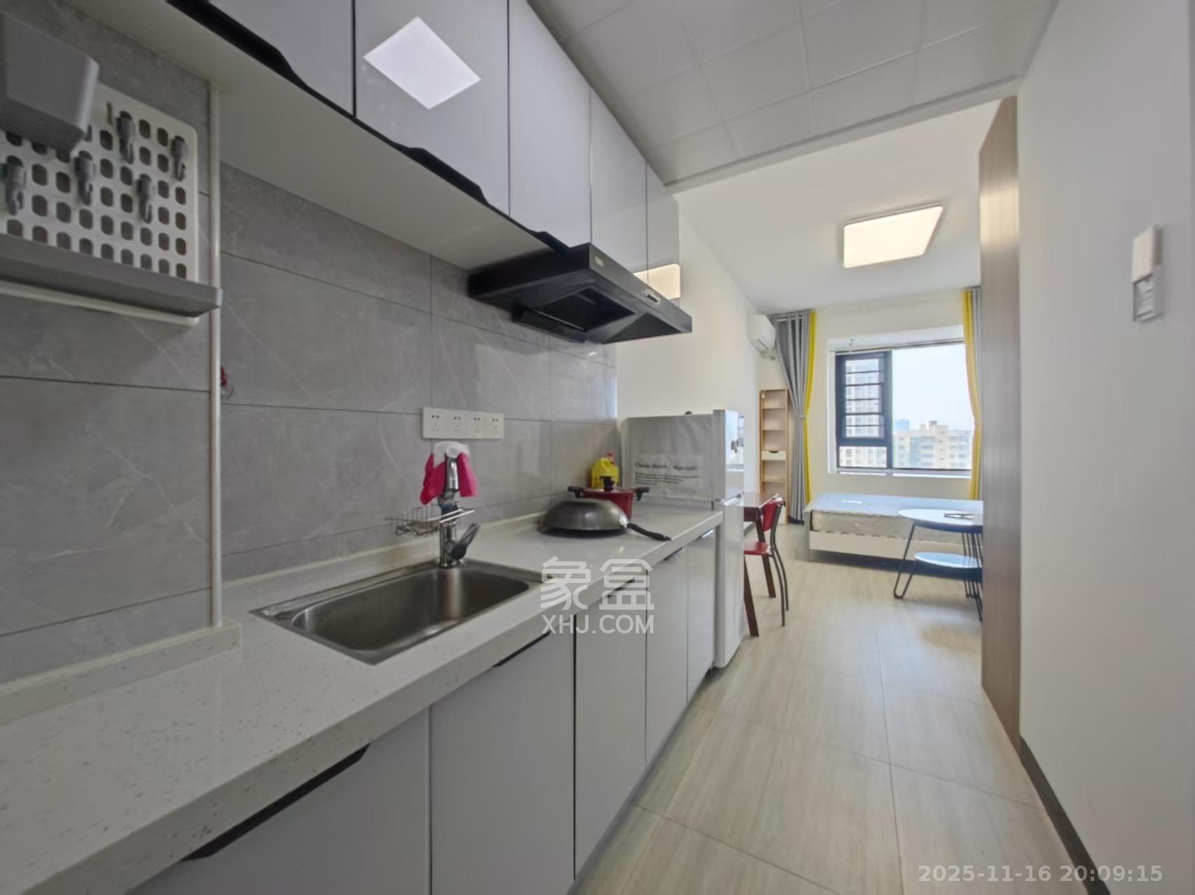 保利麓谷林语I区  1室1厅1卫    1300.0元/月室内图