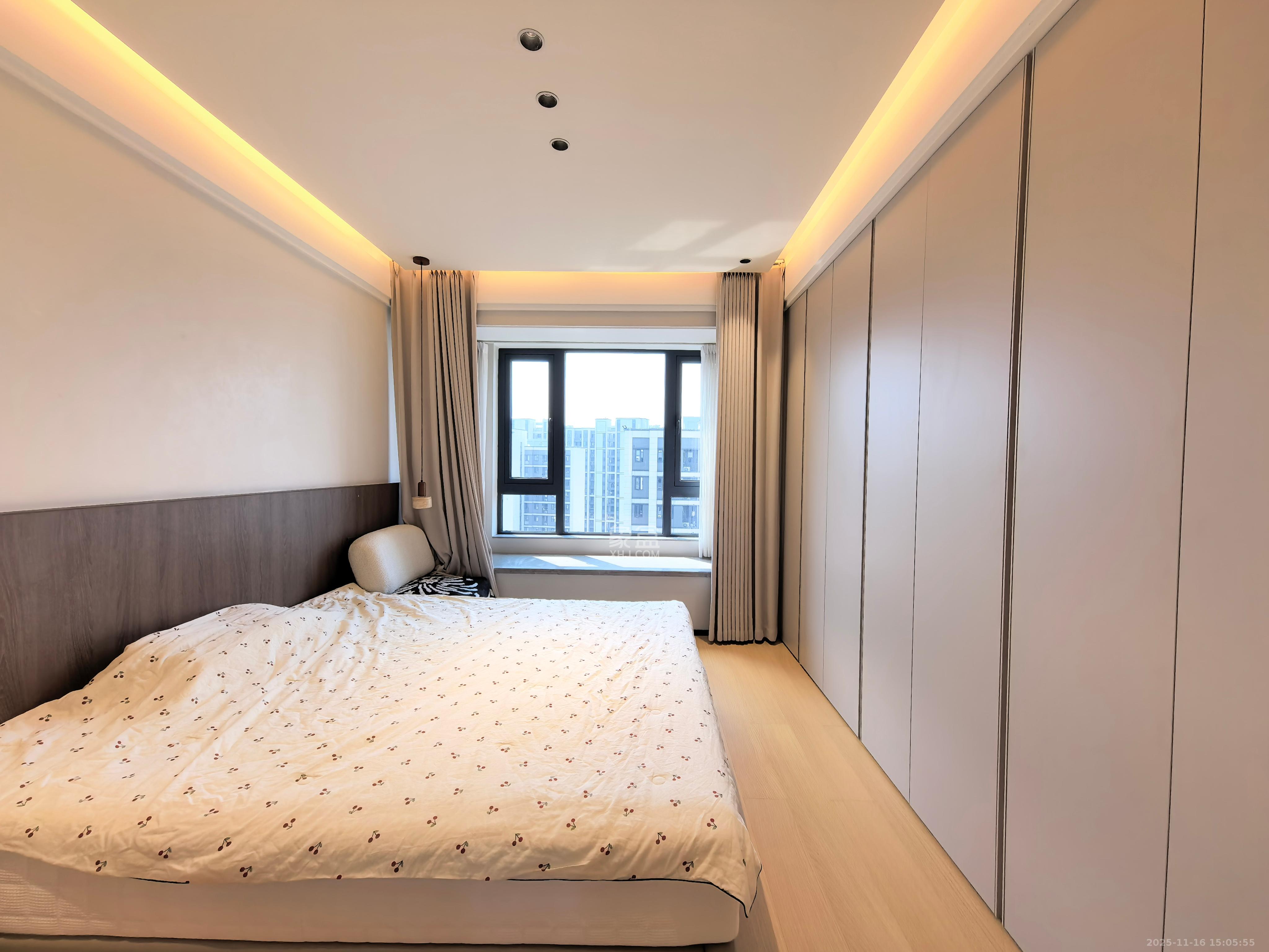 中海阅麓山一期  4室2厅2卫    5000.0元/月室内图