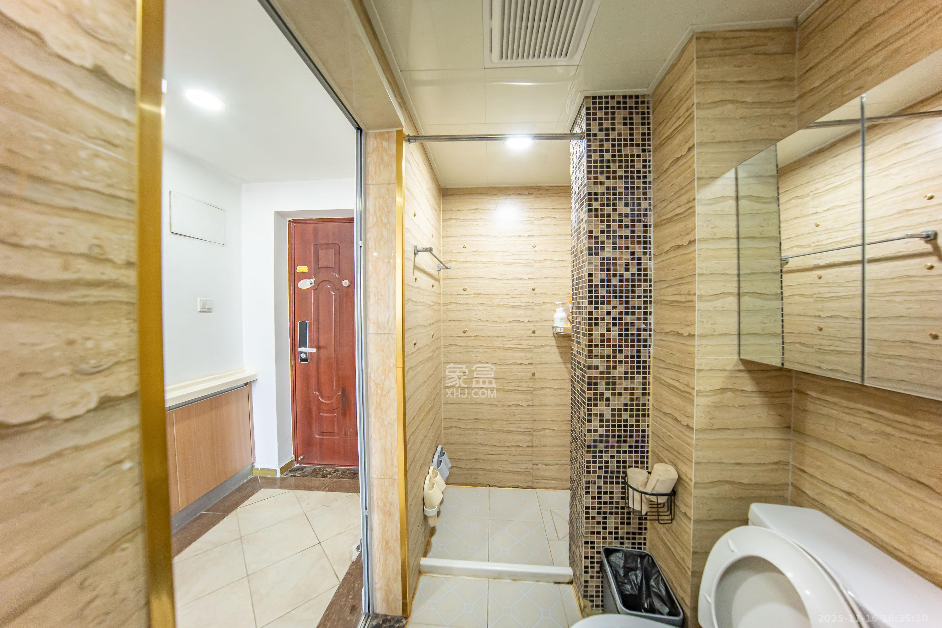 米兰春天 1室1厅1卫 16.8万 米兰春天 1室1厅1卫 16.8万卫生间