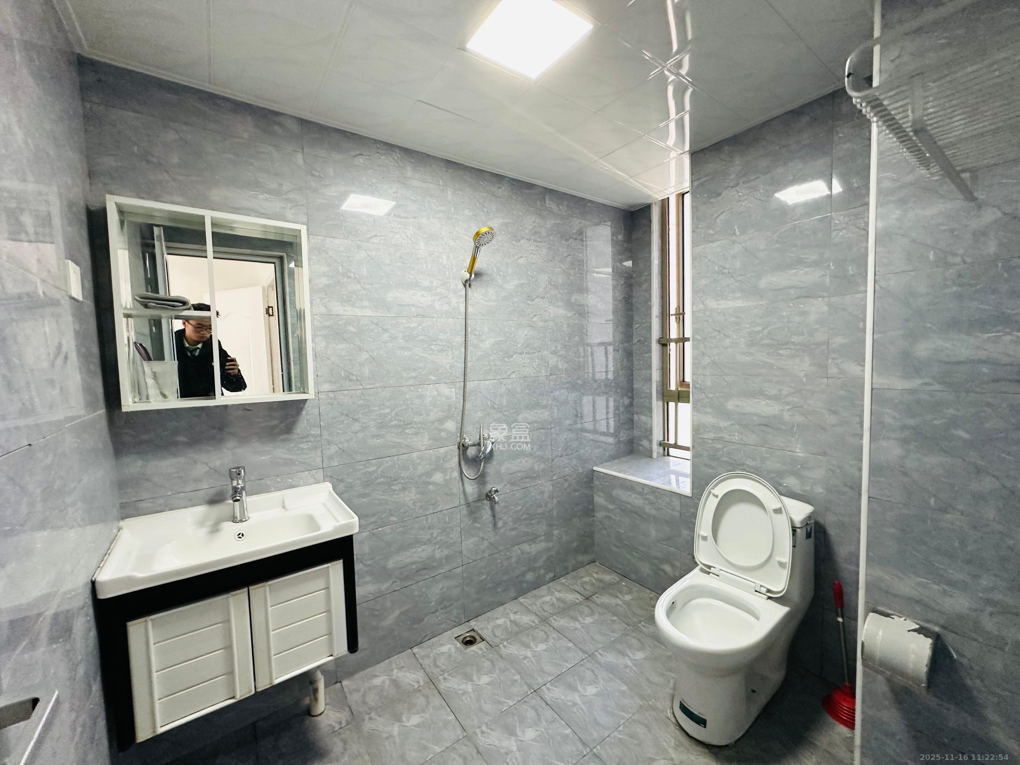 梅溪湖金茂湾  4室1厅2卫    3500.0元/月室内图