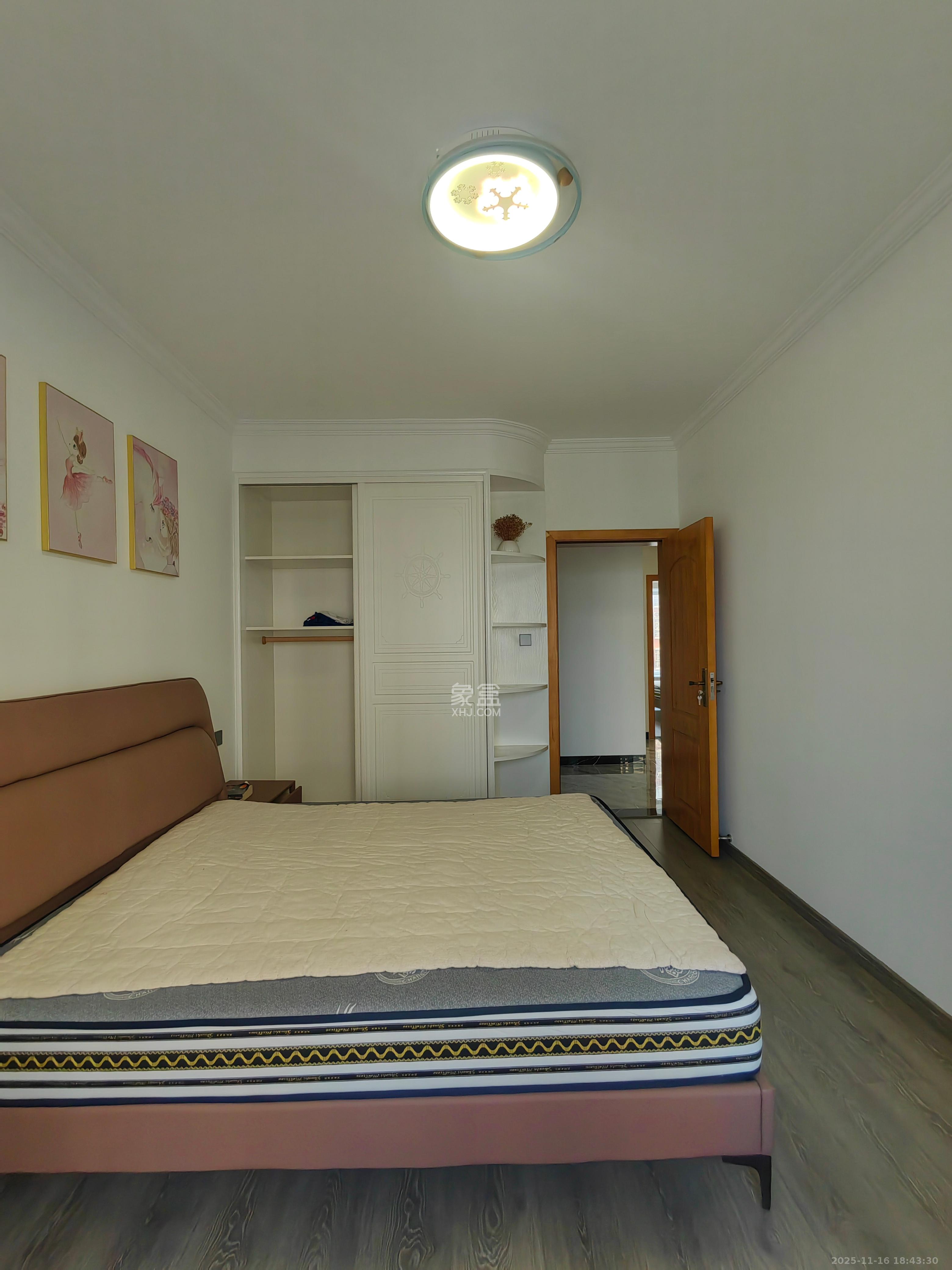 百合湖滨花园 4室2厅2卫 2400.0元/月 百合湖滨花园 4室2厅2卫 2400.0元/月室内图