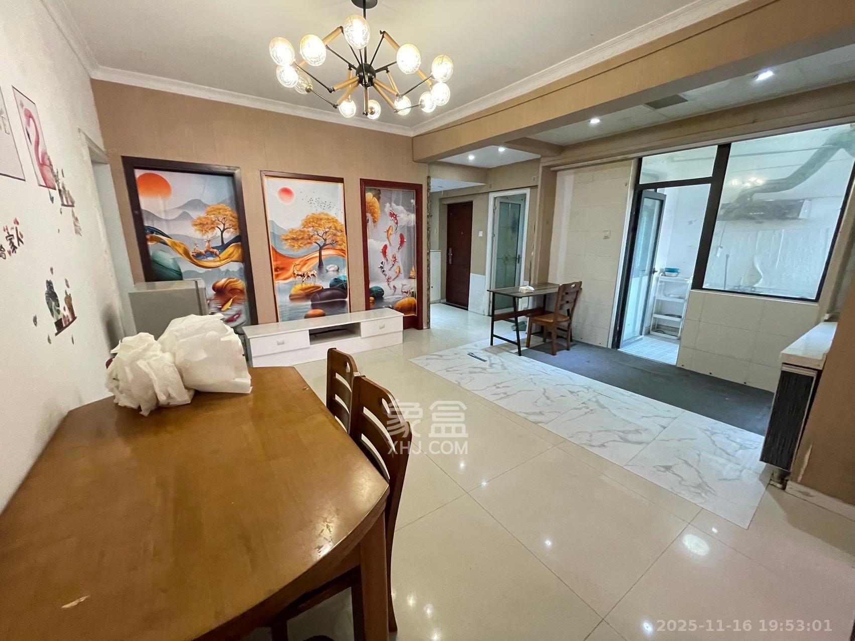 红公馆(前程丽景大厦) 3室1厅1卫 1800.0元/月 红公馆(前程丽景大厦) 3室1厅1卫 1800.0元/月室内图