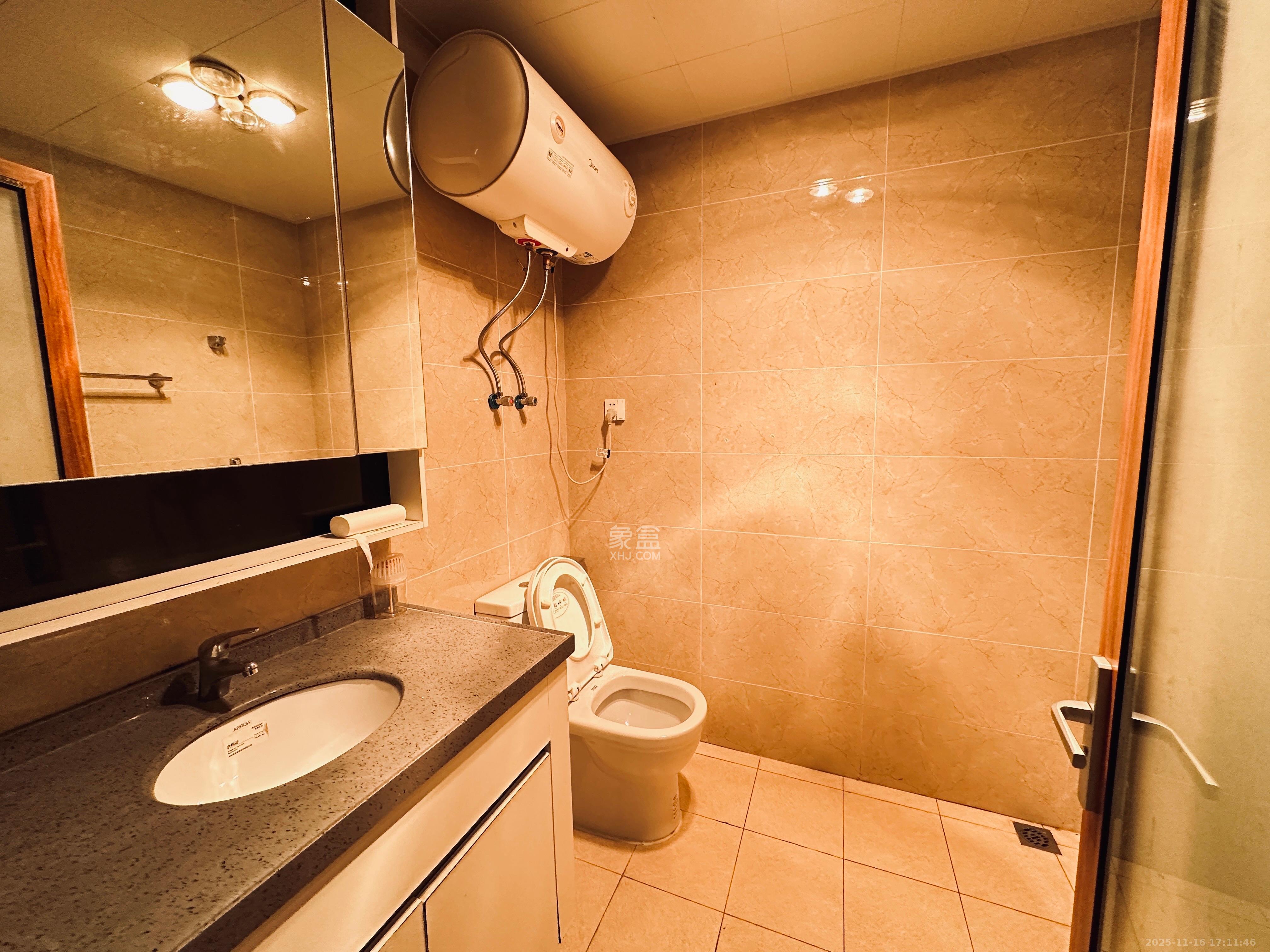 荣泰广场 1室1厅1卫 1150.0元/月 荣泰广场 1室1厅1卫 1150.0元/月室内图