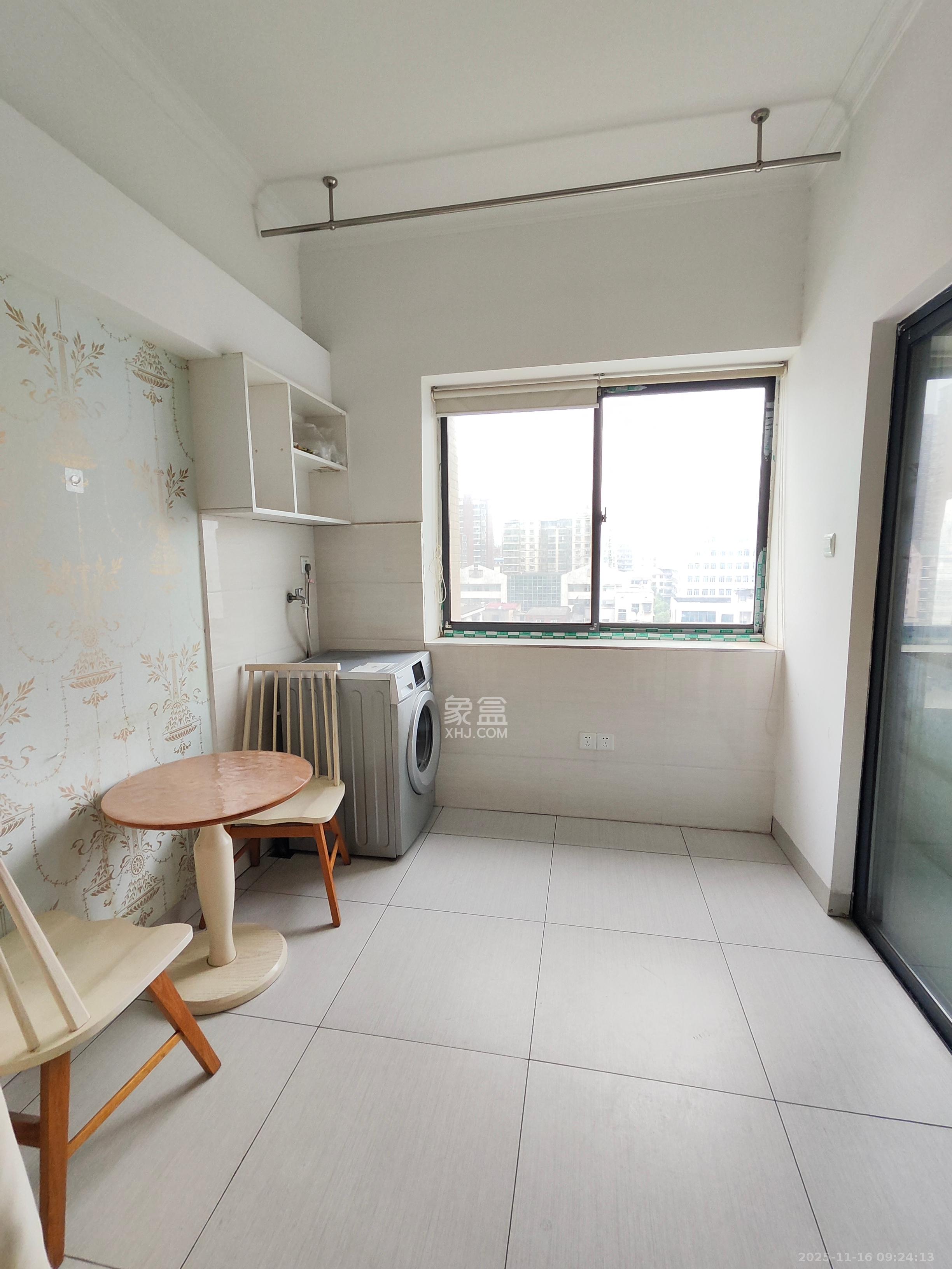 和隆花半里  1室1厅1卫    1900.0元/月室内图