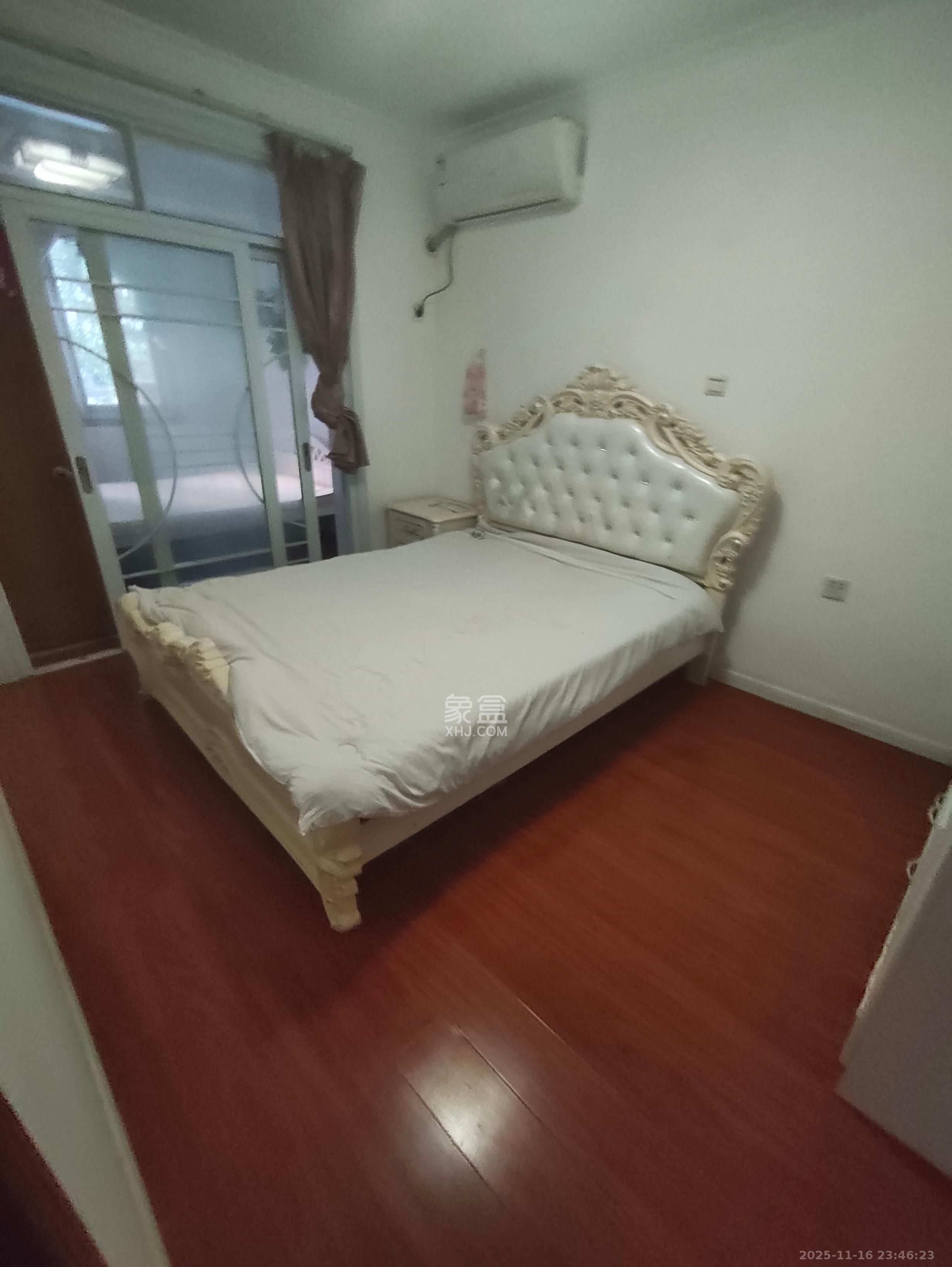 摩天一号  1室1厅1卫    1800.0元/月