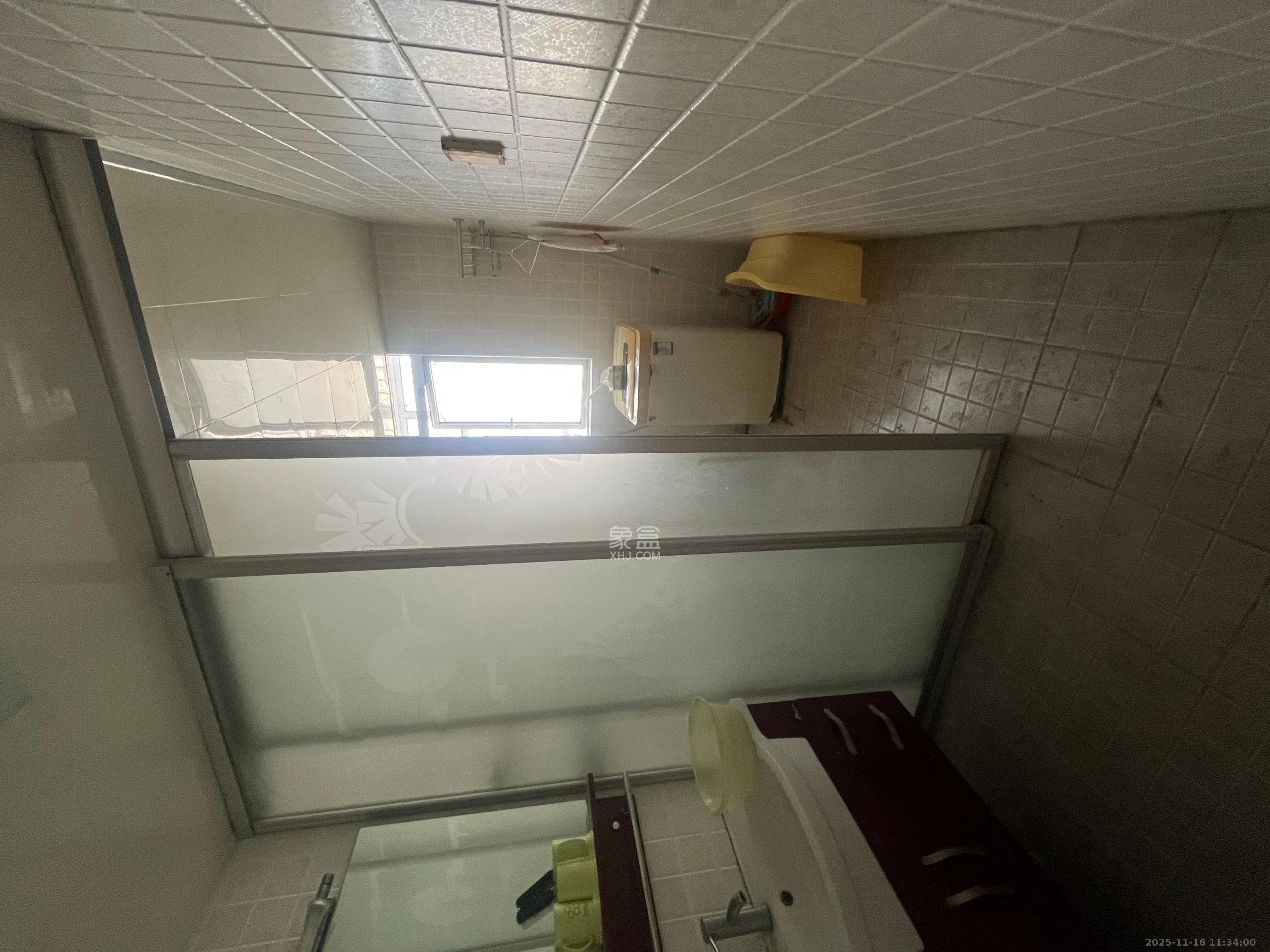 麓山枫情  3室2厅2卫    2600.0元/月室内图