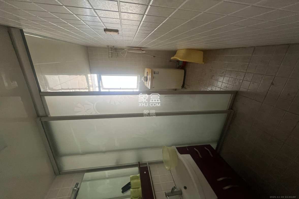 麓山枫情 3室2厅2卫 2600.0元/月 麓山枫情 3室2厅2卫 2600.0元/月室内图