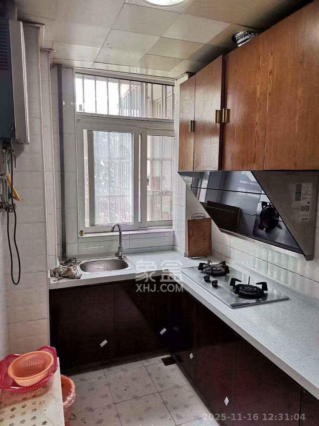 鄱阳小区 2室2厅2卫 1500.0元/月 鄱阳小区 2室2厅2卫 1500.0元/月室内图