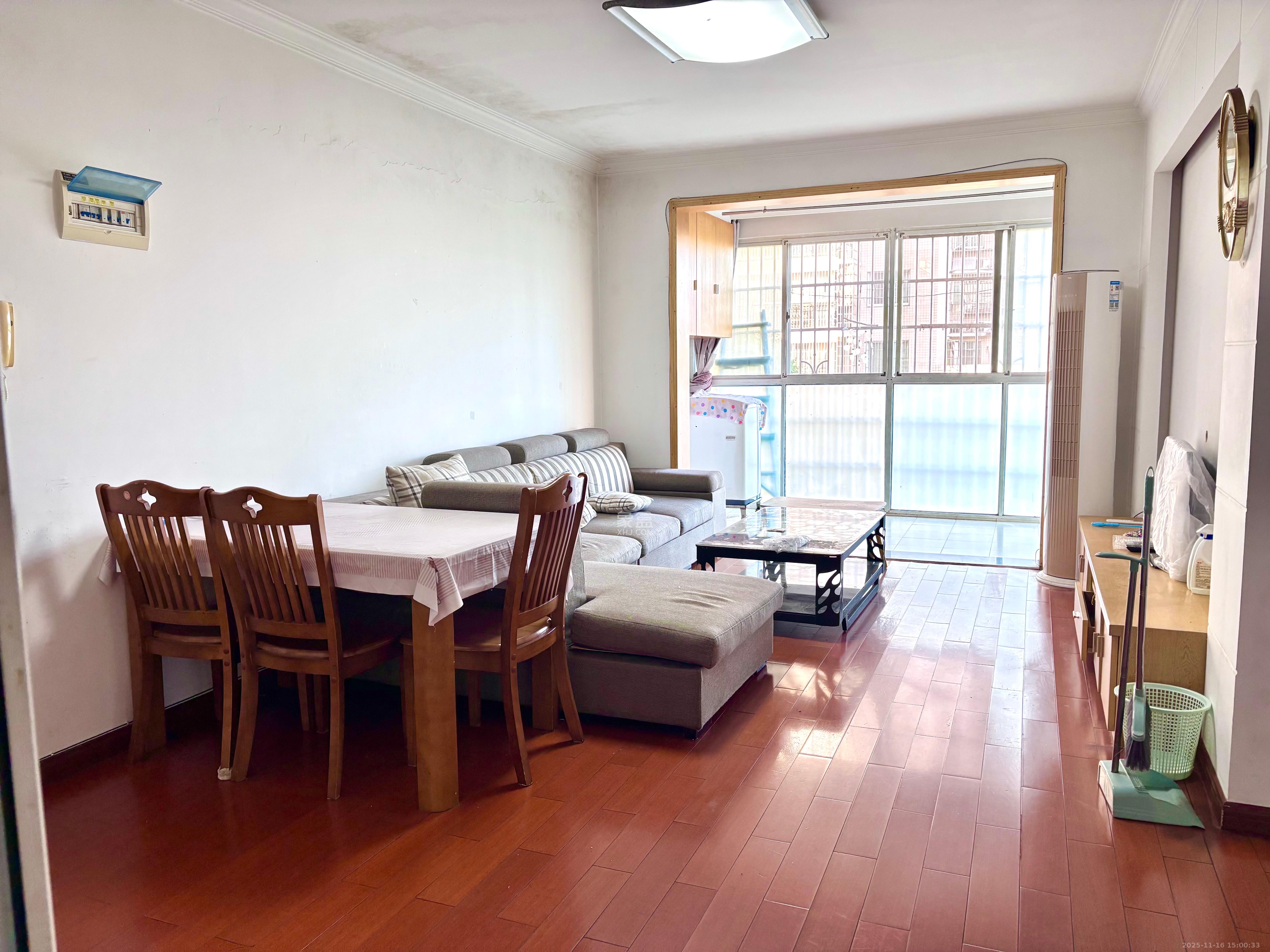 麓谷锦和园 2室2厅1卫 2100.0元/月 麓谷锦和园 2室2厅1卫 2100.0元/月室内图