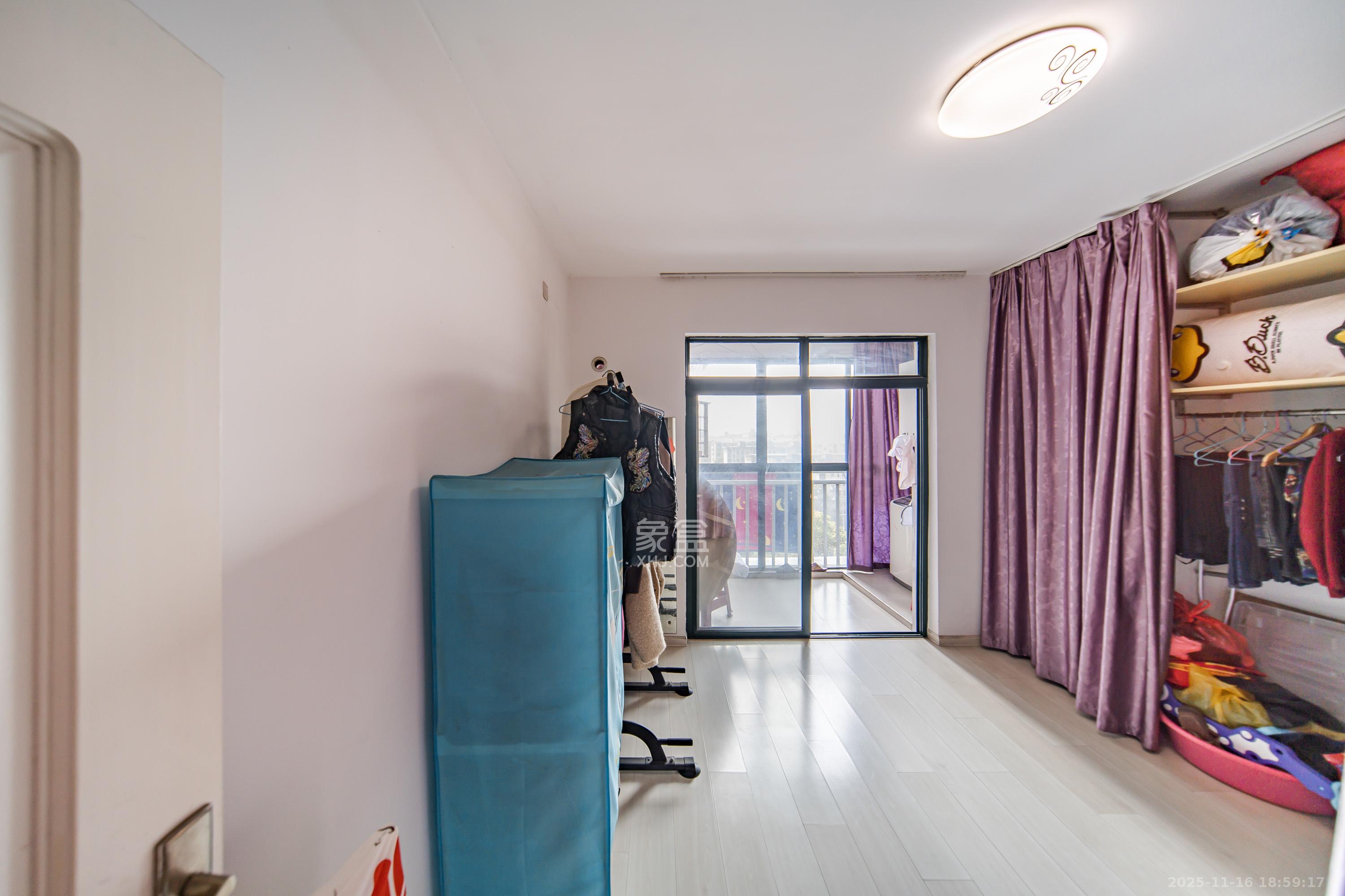 佳阳悦景馨都 4室2厅2卫 94.8万 佳阳悦景馨都 4室2厅2卫 94.8万卧室