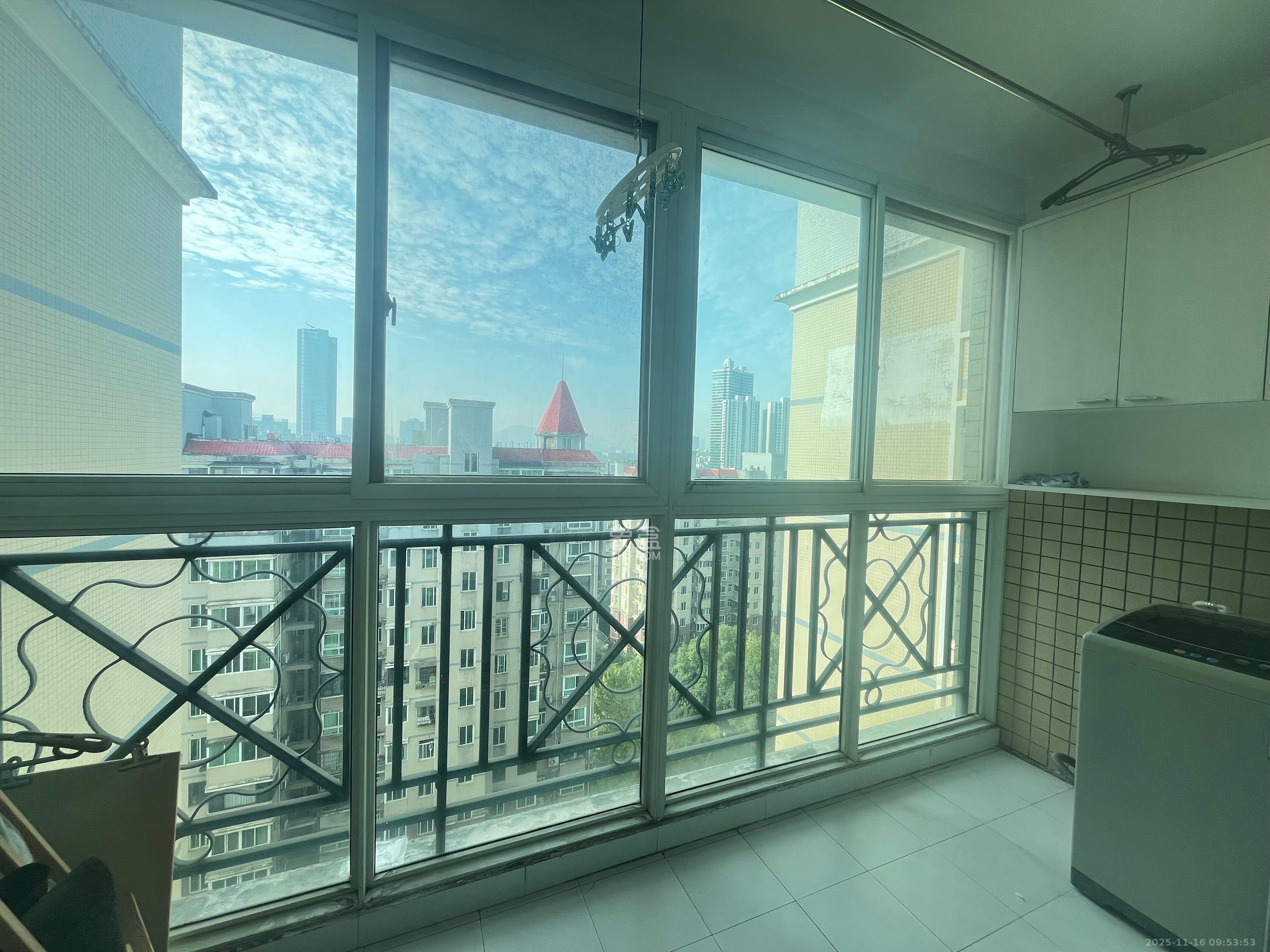 格林星城  3室2厅1卫    2500.0元/月室内图