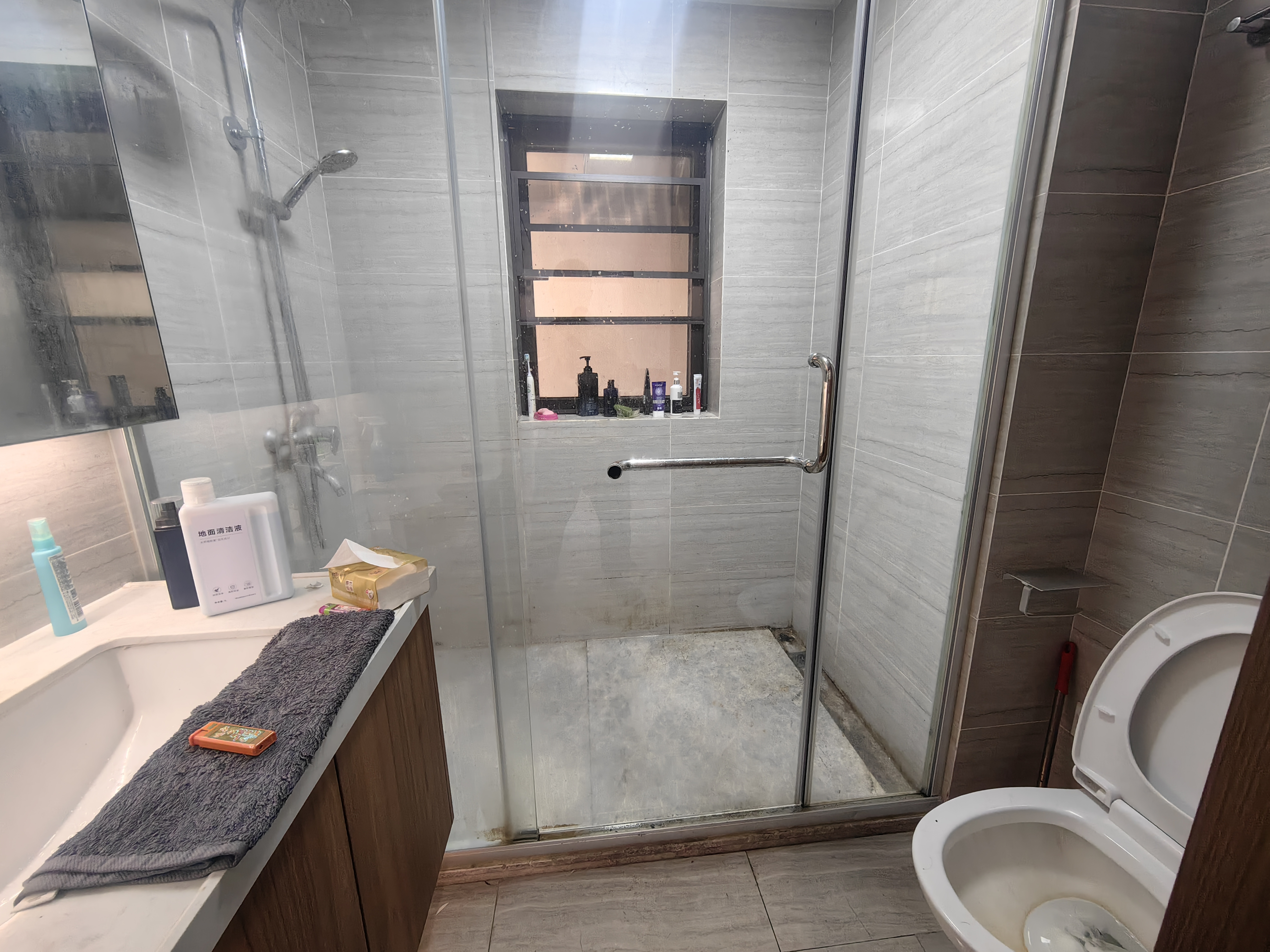 海航豪庭南苑  1室1厅1卫    3000.0元/月室内图