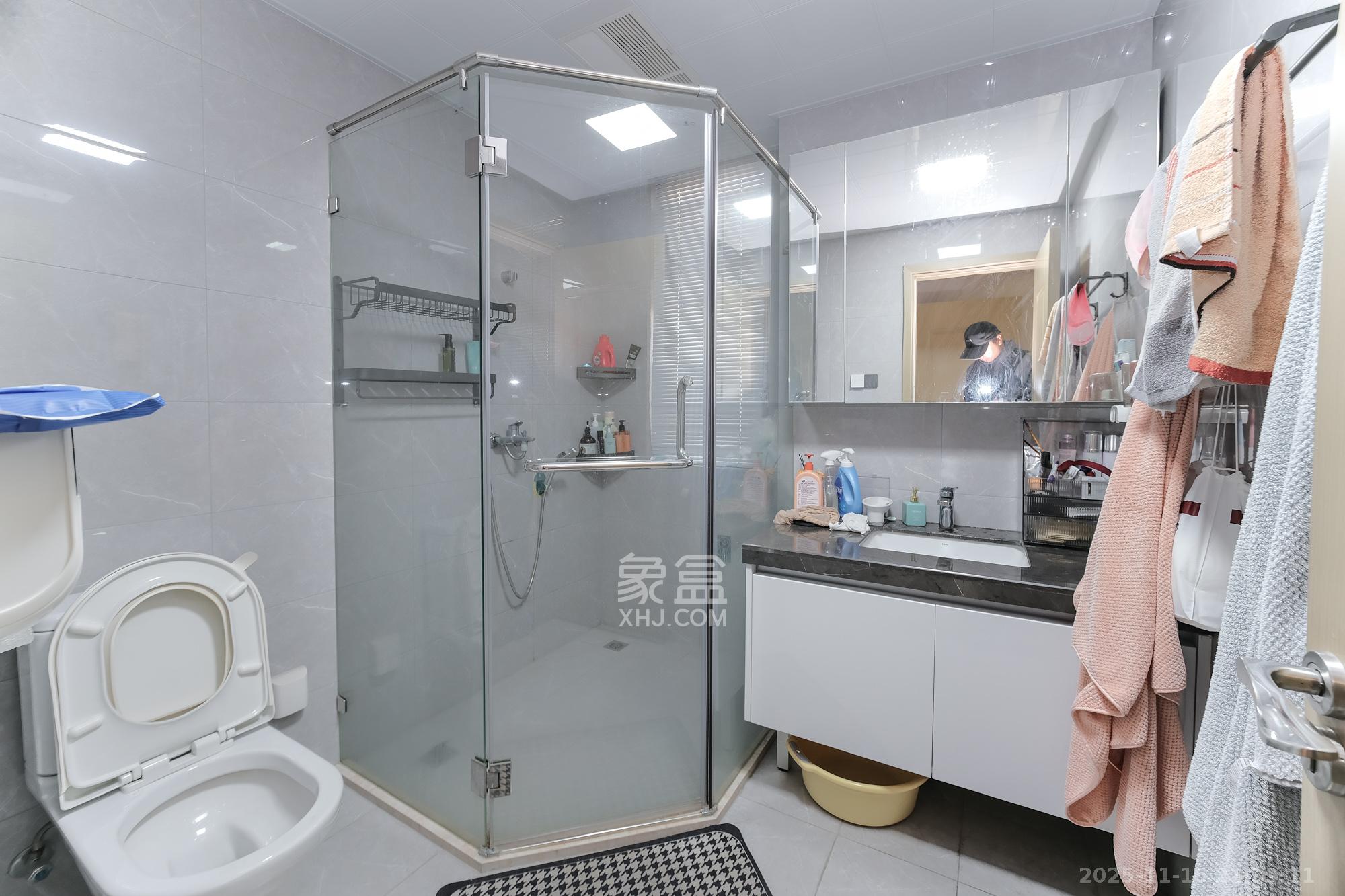 运达锦绣广场  4室2厅2卫    159.8万卫生间