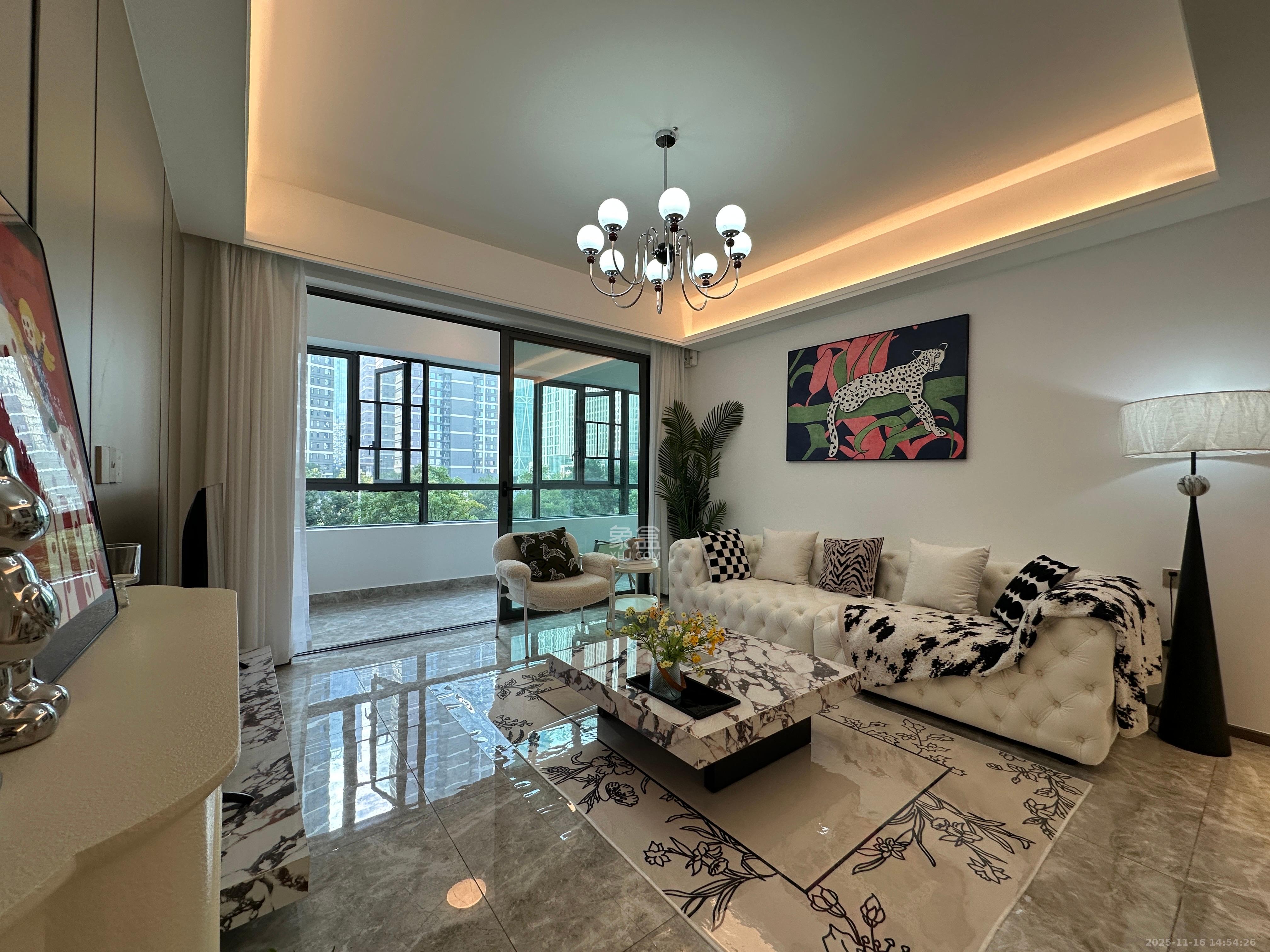 复地滨江金融中心  4室2厅2卫    6900.0元/月室内图