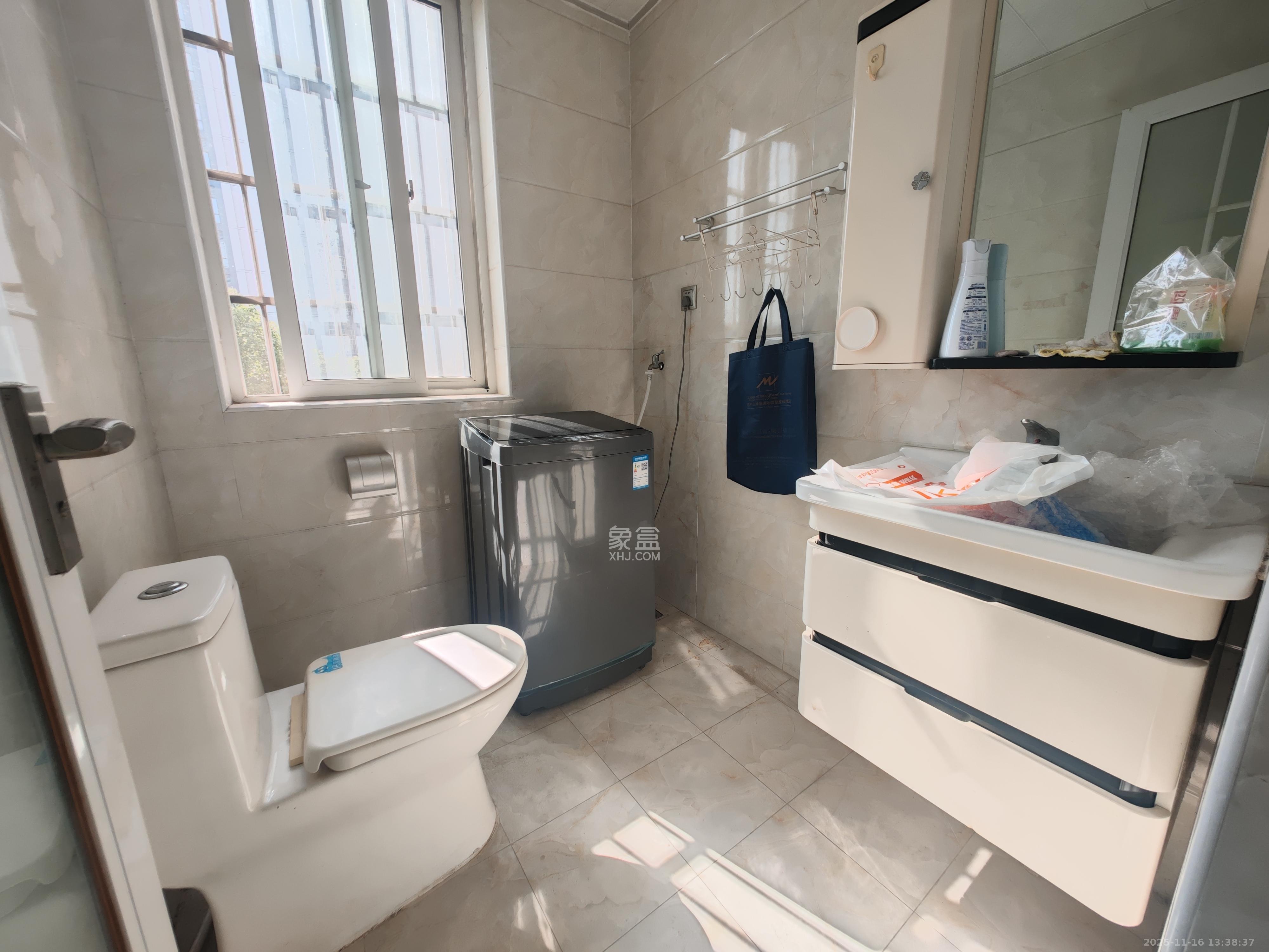 汀湘十里  1室0厅0卫    1900.0元/月室内图