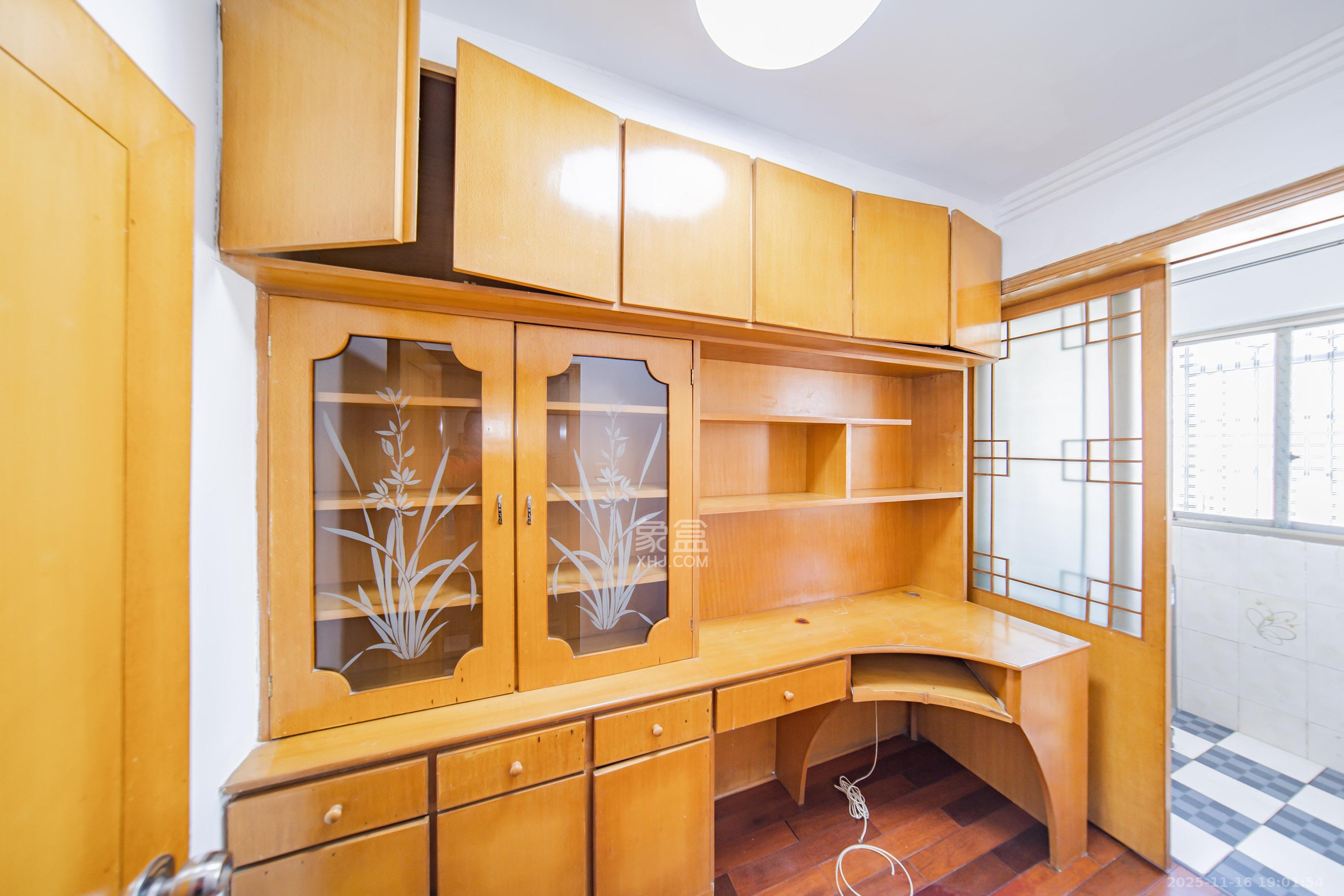 金帆小区  2室2厅1卫    48.8万卧室