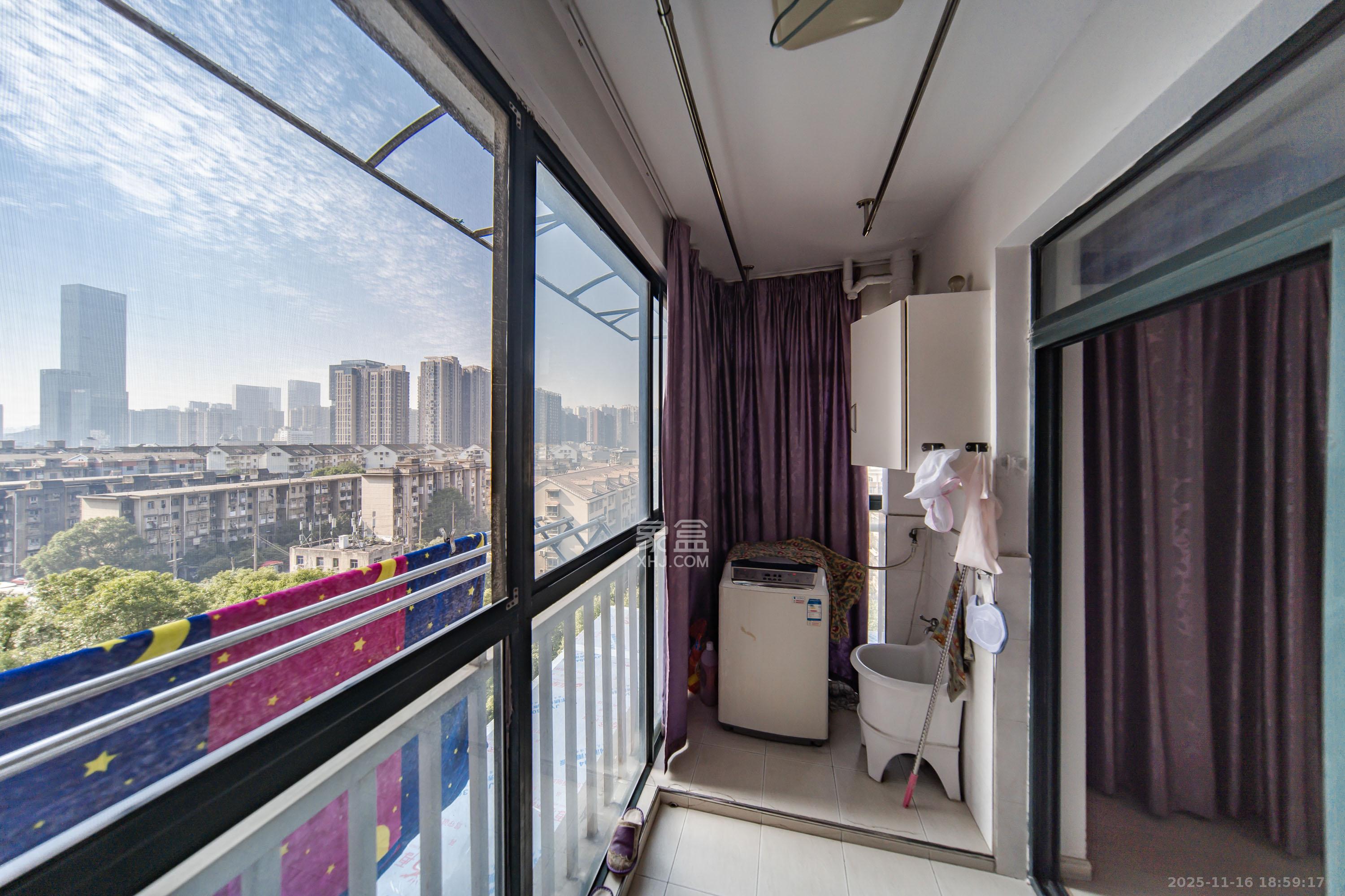 佳阳悦景馨都 4室2厅2卫 94.8万 佳阳悦景馨都 4室2厅2卫 94.8万阳台