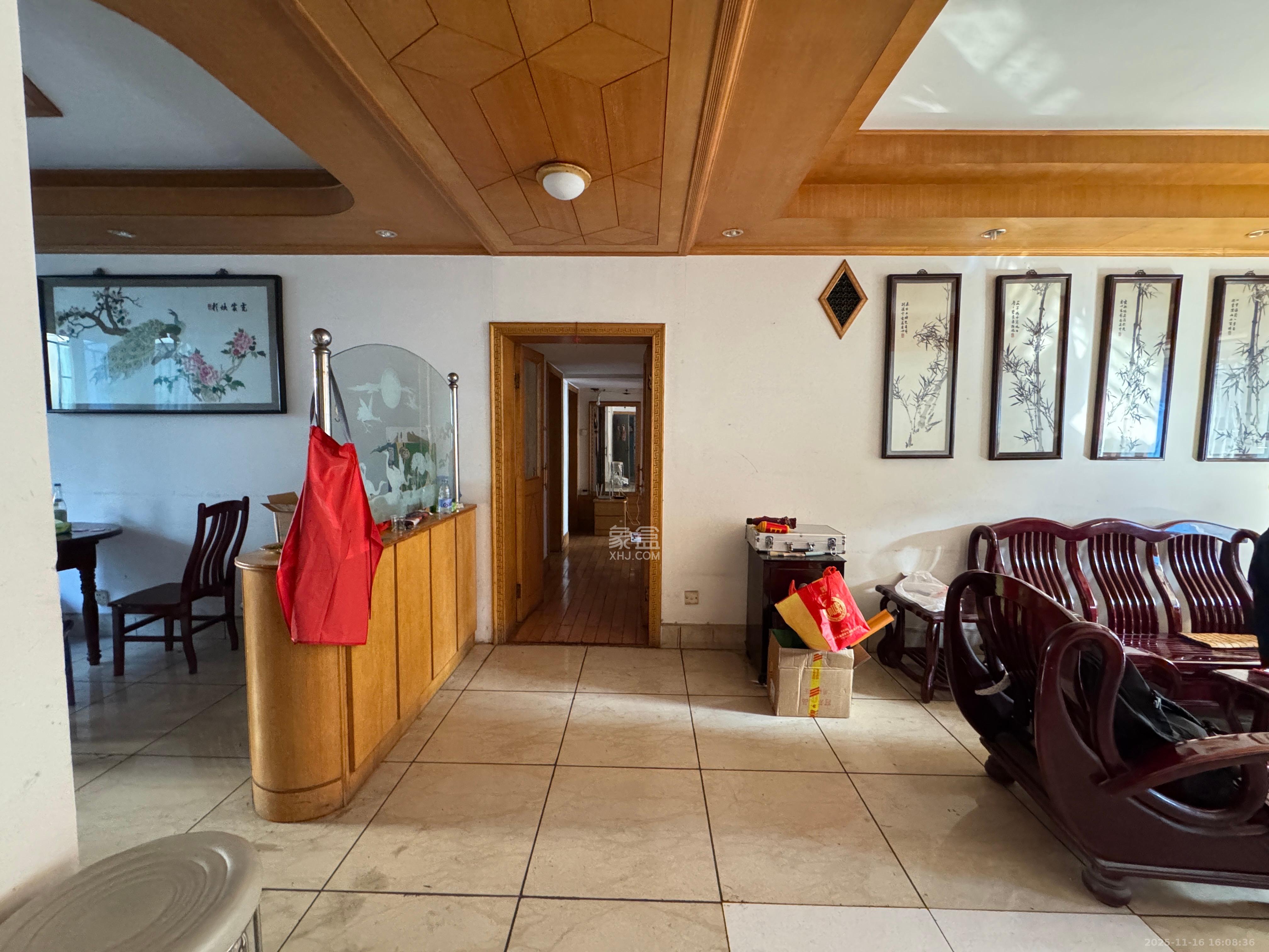 刑警之家  1室2厅1卫    2200.0元/月室内图