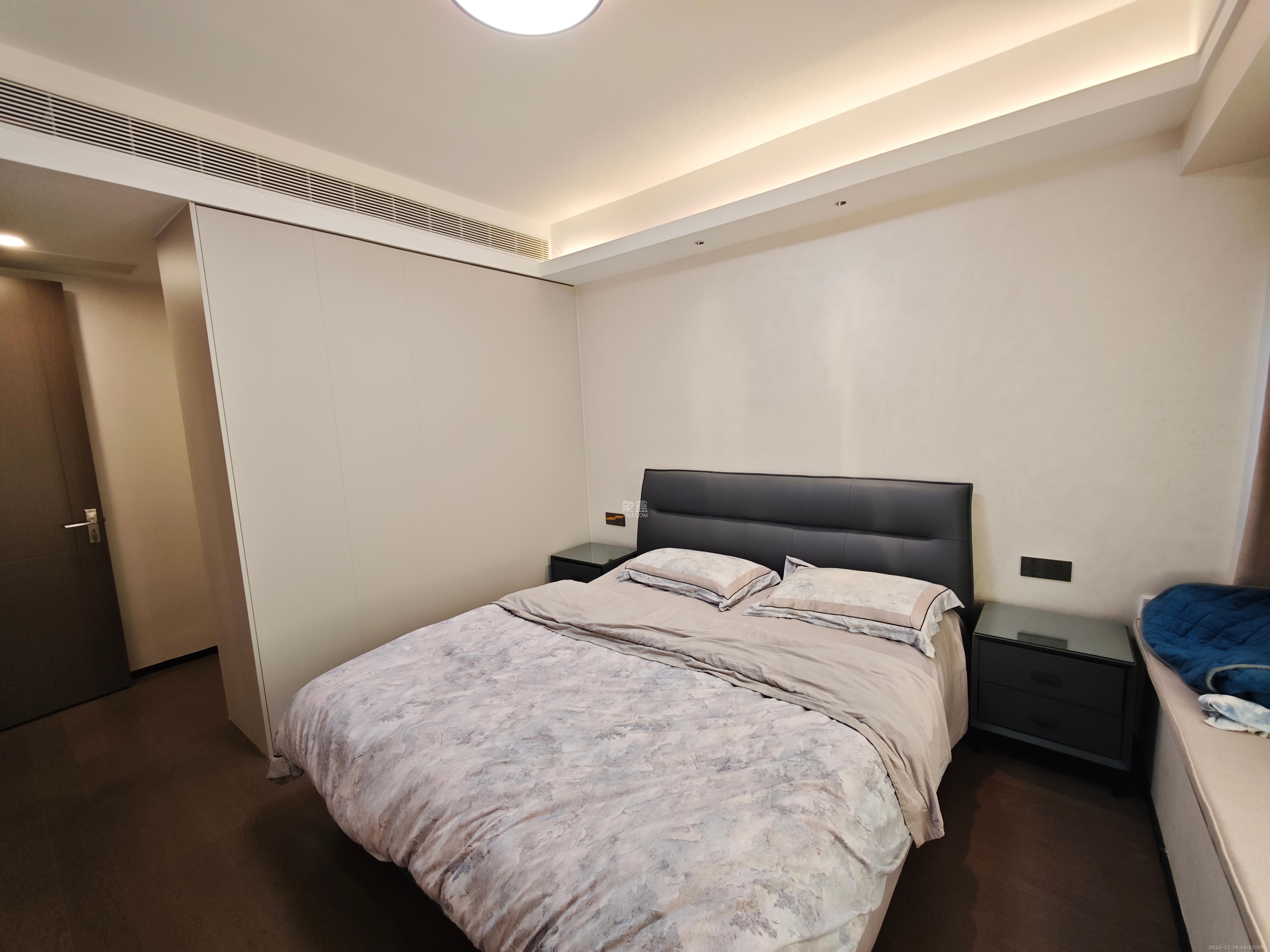 美的云樾  3室2厅2卫    4500.0元/月室内图