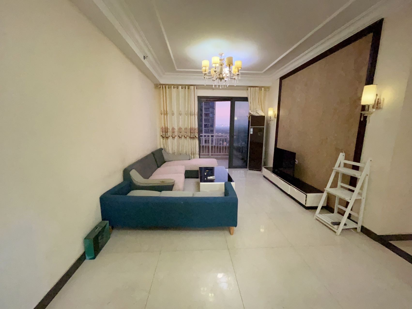 恒大海口文化旅游城  3室2厅2卫    2400.0元/月