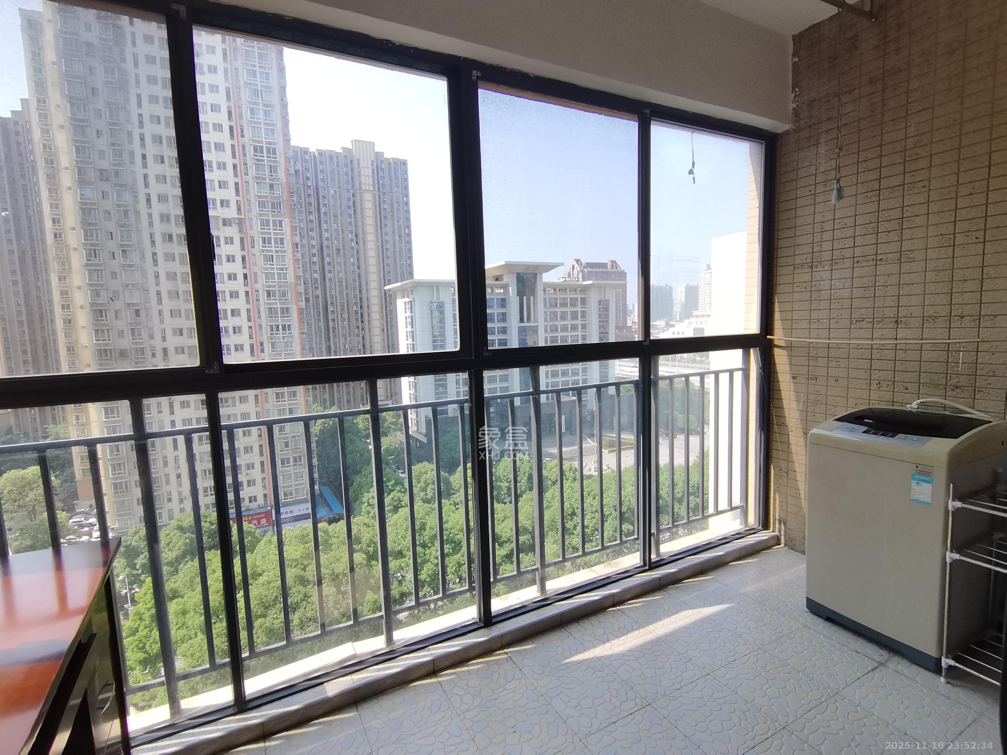 泊爱蓝湾  2室1厅1卫    2350.0元/月室内图