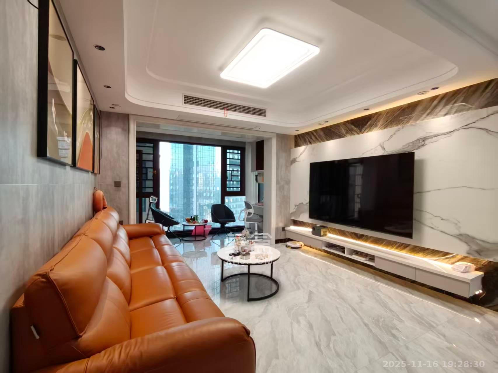 中建梅溪湖中心  4室2厅2卫    5000.0元/月