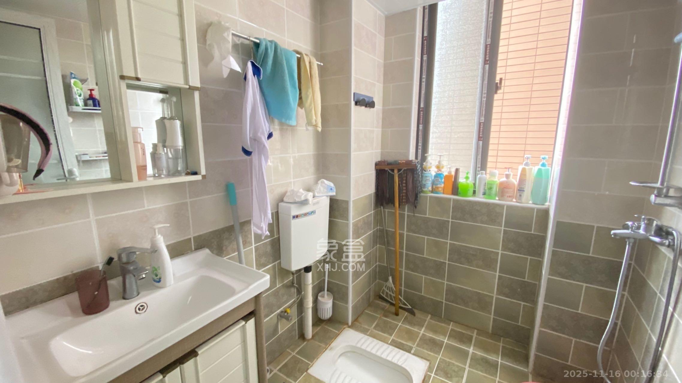 鑫远湘府华城  3室1厅1卫    2200.0元/月室内图