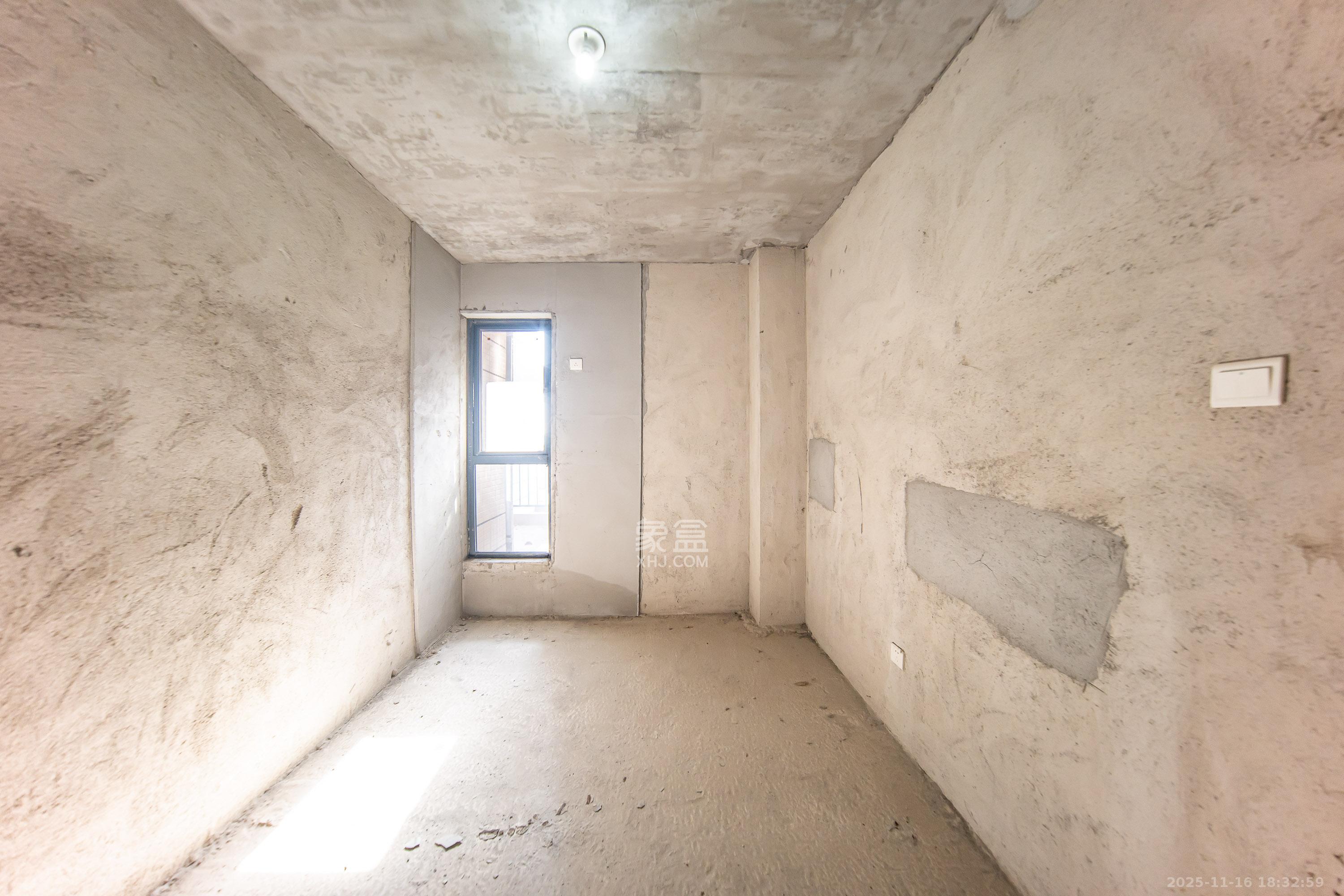 邦盛水岸御园 4室2厅2卫 72.0万 邦盛水岸御园 4室2厅2卫 72.0万卧室