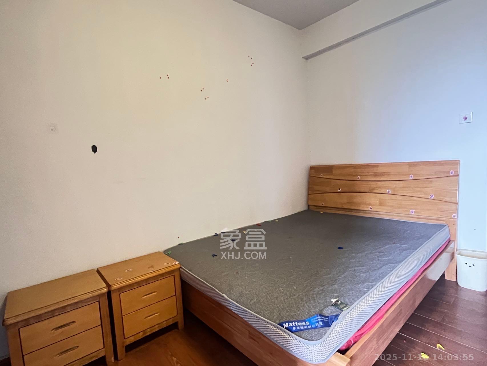 荣悦台 1室2厅0卫 4500.0元/月 荣悦台 1室2厅0卫 4500.0元/月室内图