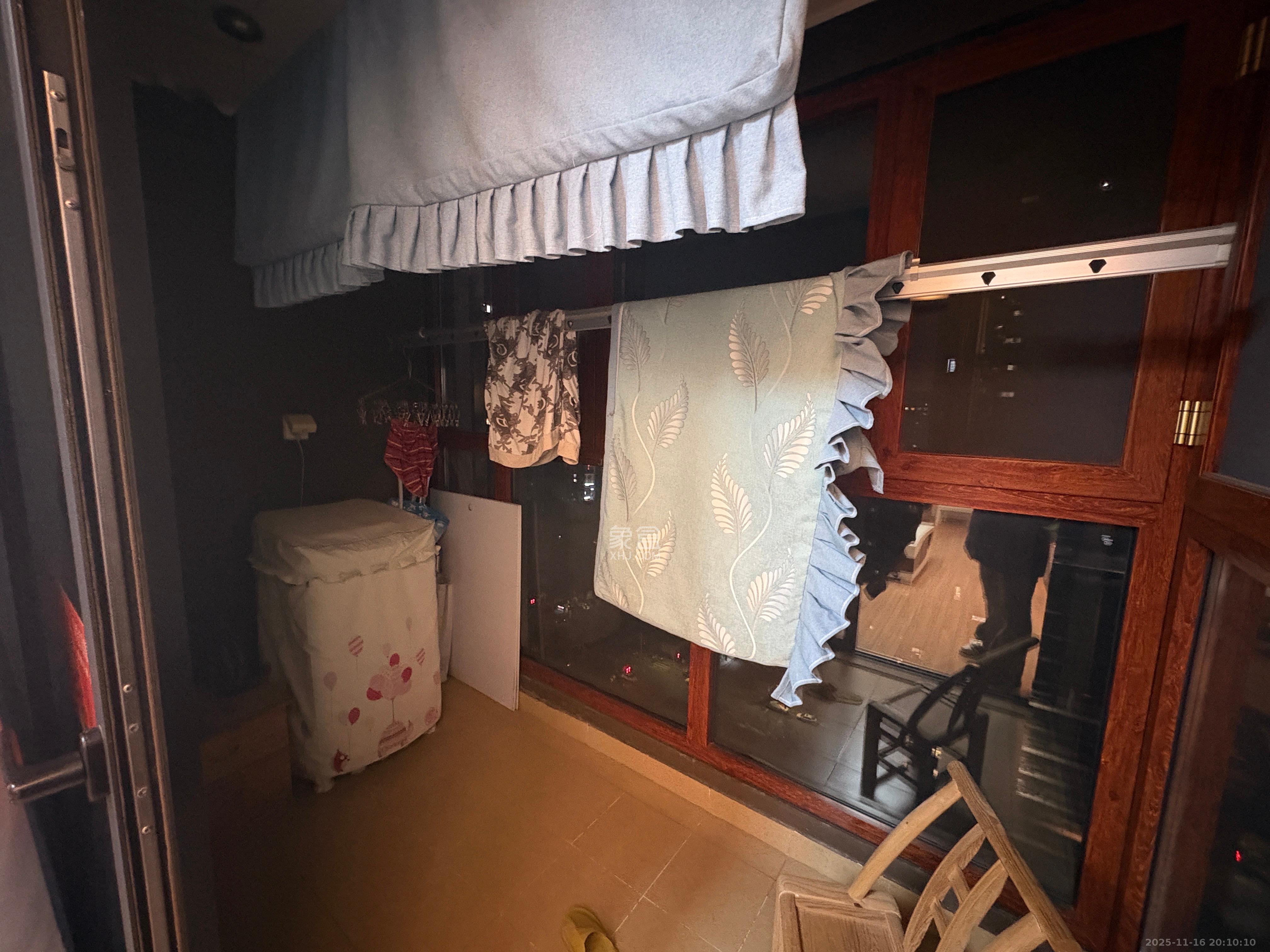 万科魅力之城 3室2厅2卫 2700.0元/月 万科魅力之城 3室2厅2卫 2700.0元/月室内图