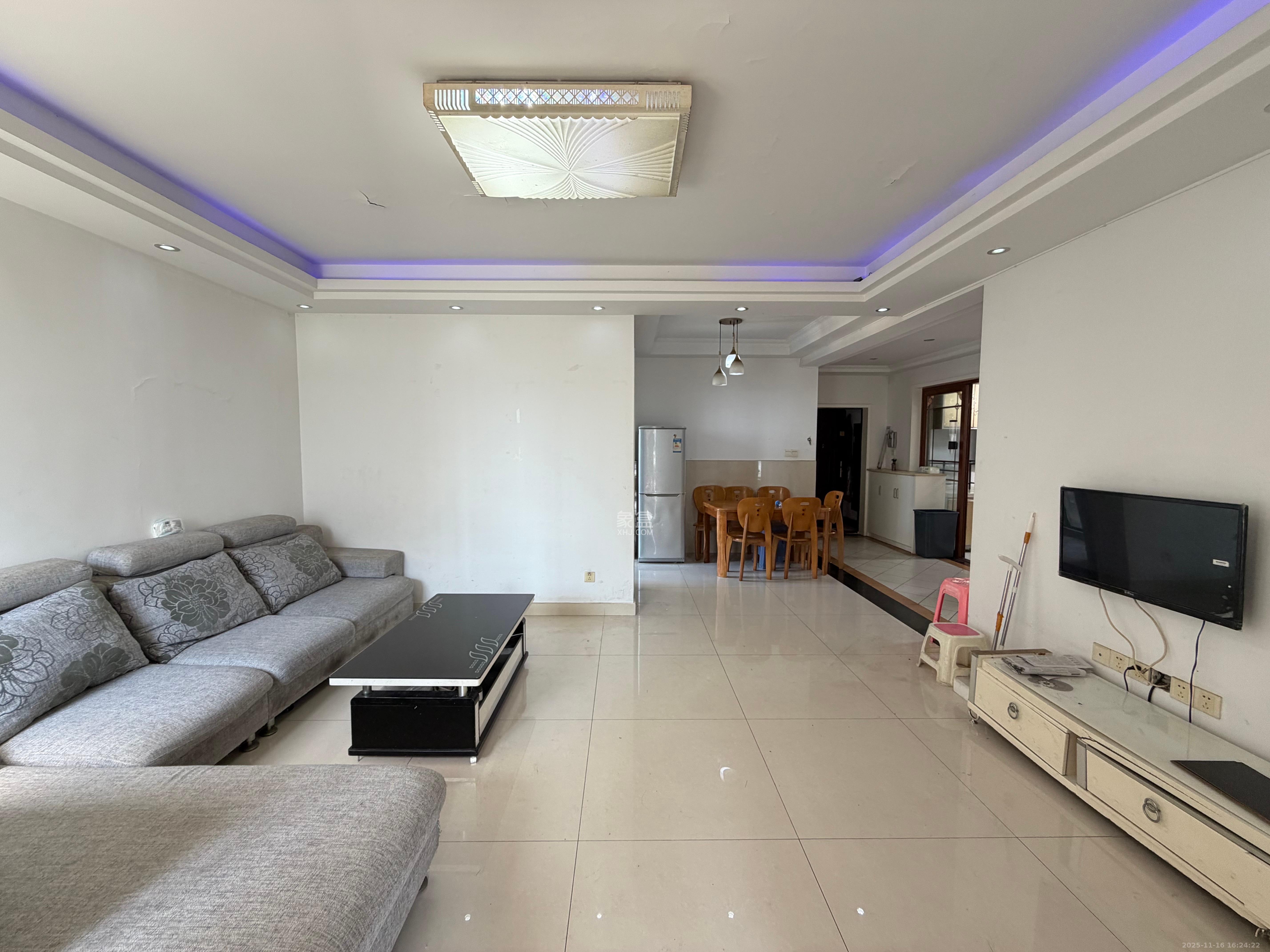 鑫科明珠 3室2厅2卫 2300.0元/月 鑫科明珠 3室2厅2卫 2300.0元/月室内图