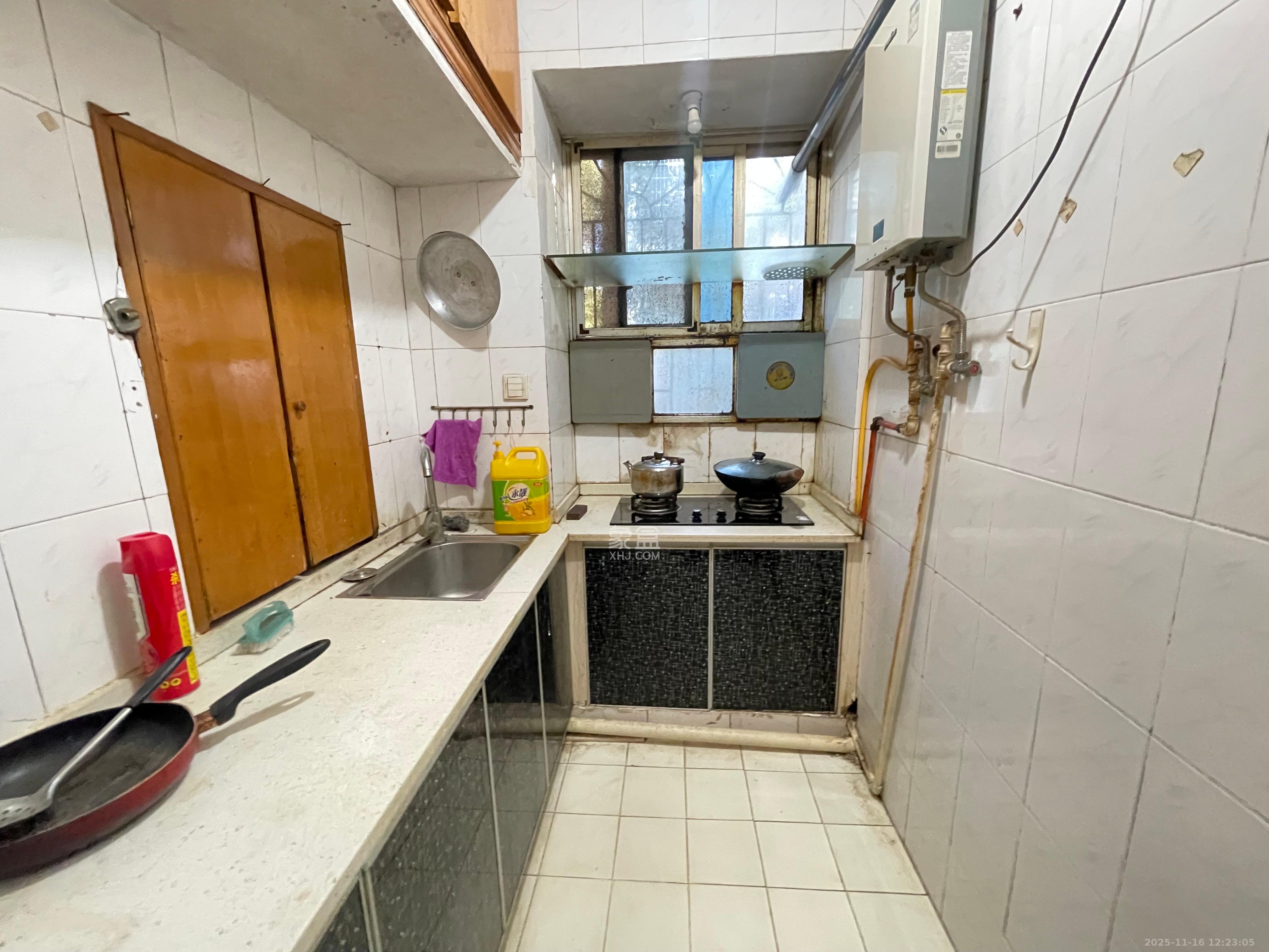 红旗区二片  1室1厅1卫    1200.0元/月室内图