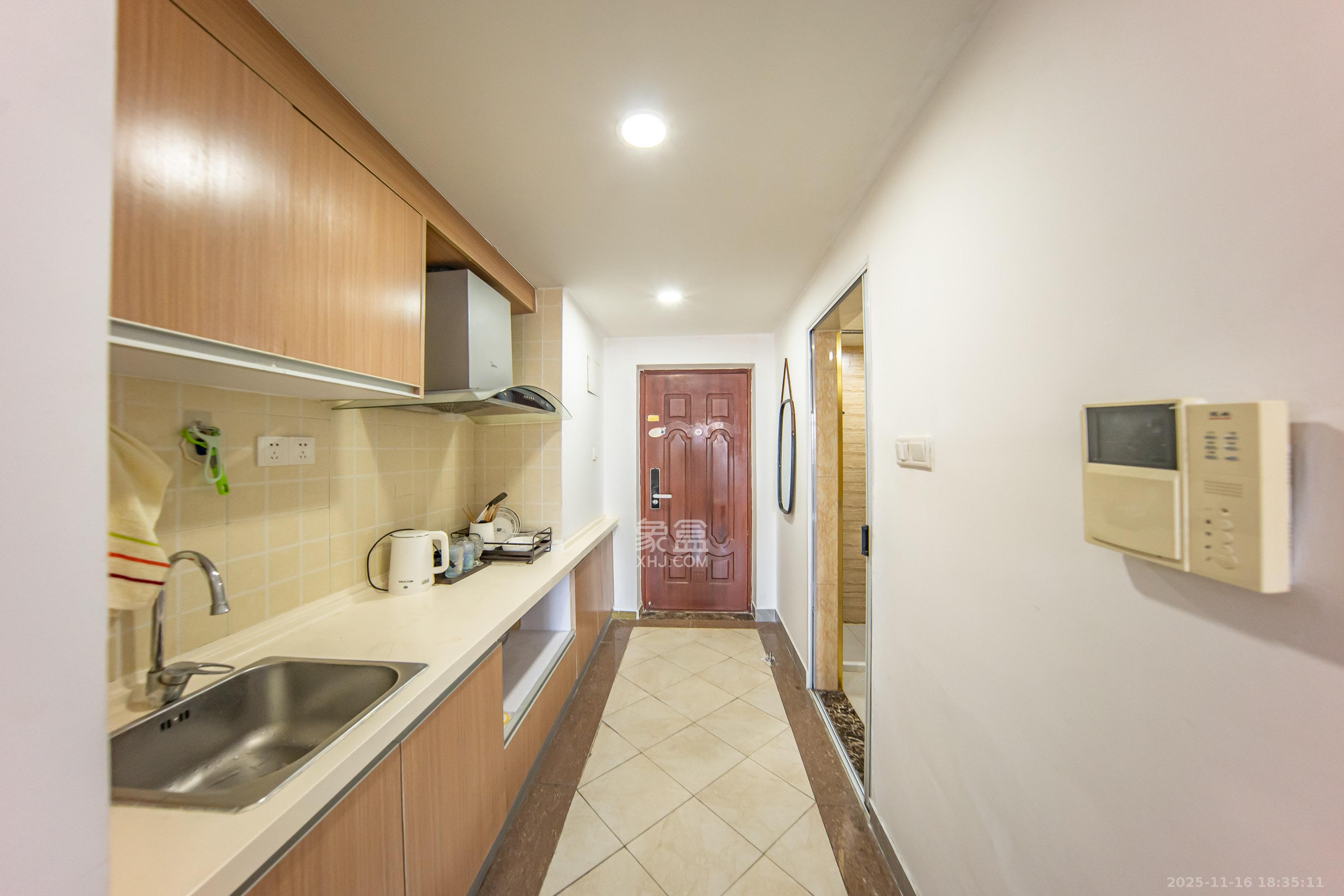 米兰春天 1室1厅1卫 16.8万 米兰春天 1室1厅1卫 16.8万厨房