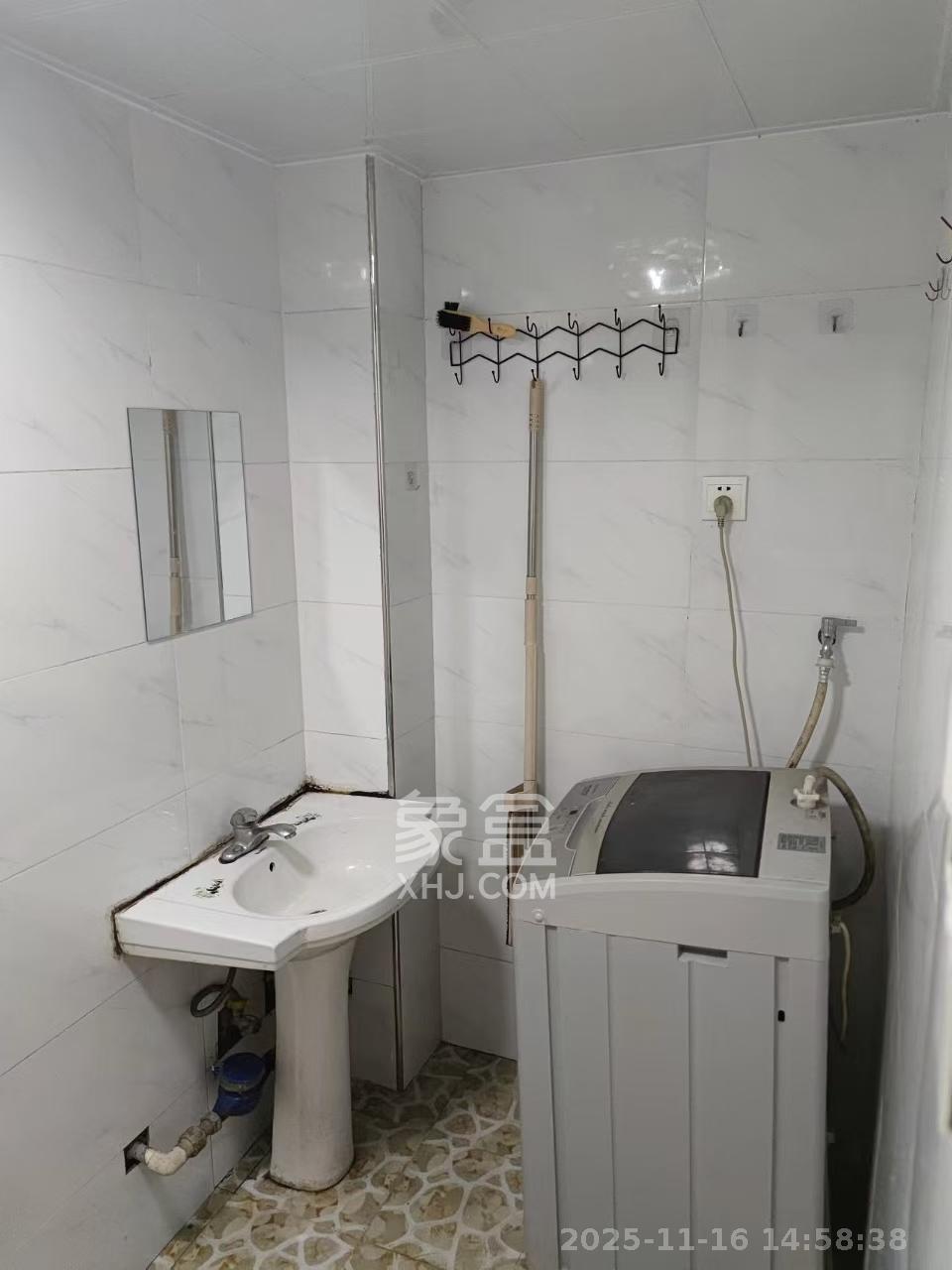 锦璨家园  1室1厅1卫    900.0元/月室内图