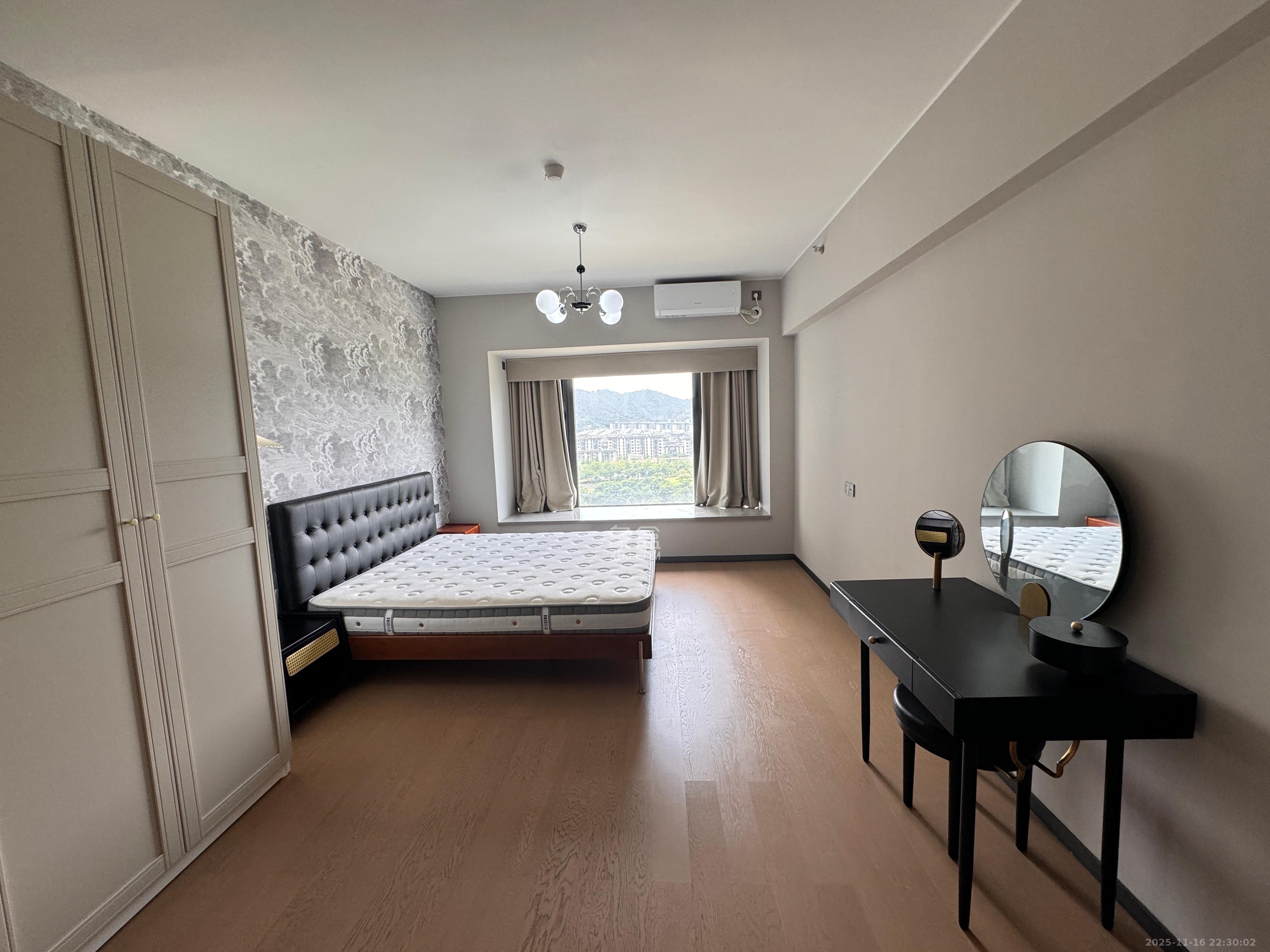 时代梅溪领峰  4室2厅2卫    5000.0元/月室内图