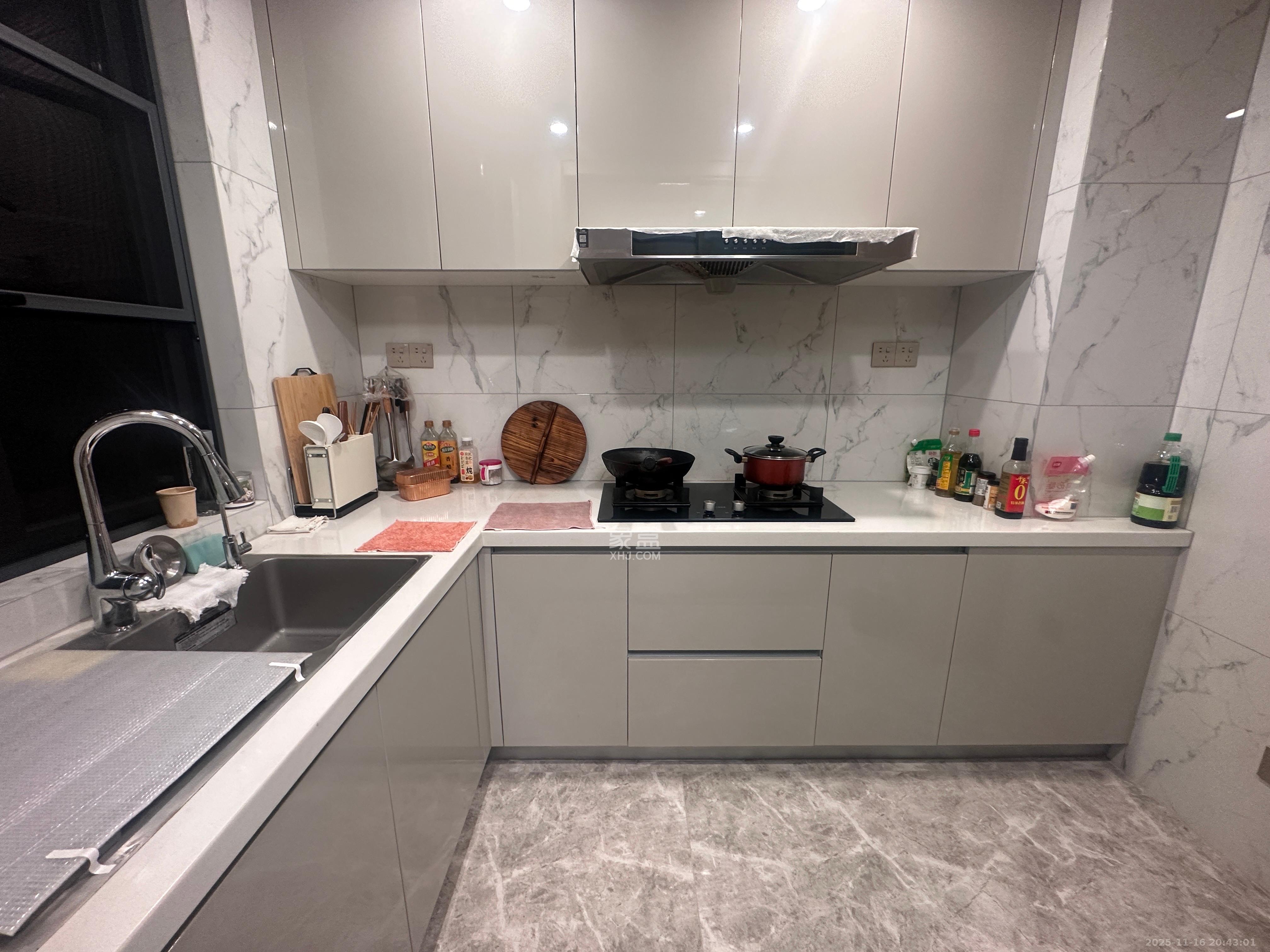 复地滨江金融中心  4室2厅2卫    6000.0元/月室内图