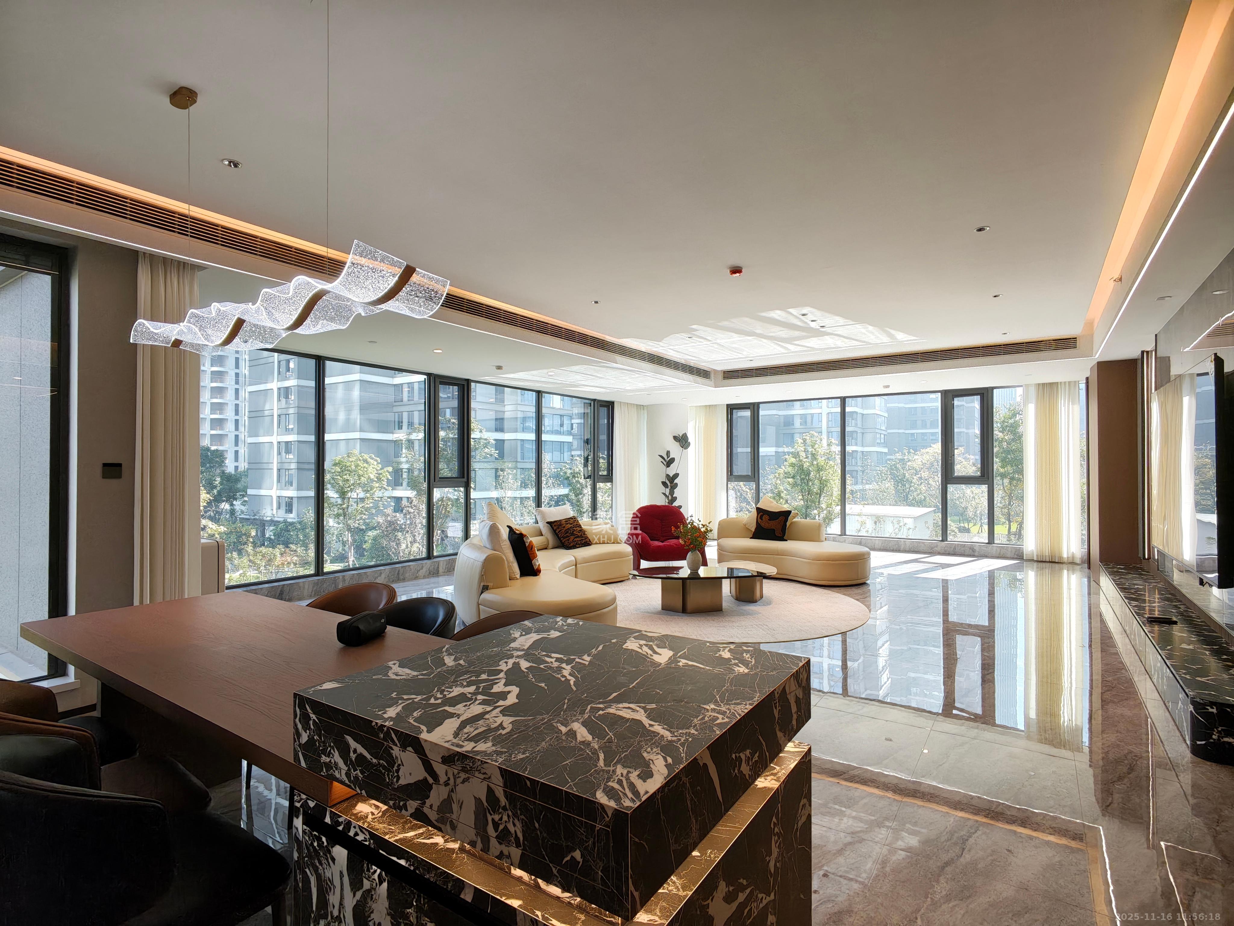 旭辉铂悦湘江  4室2厅3卫    20000.0元/月室内图