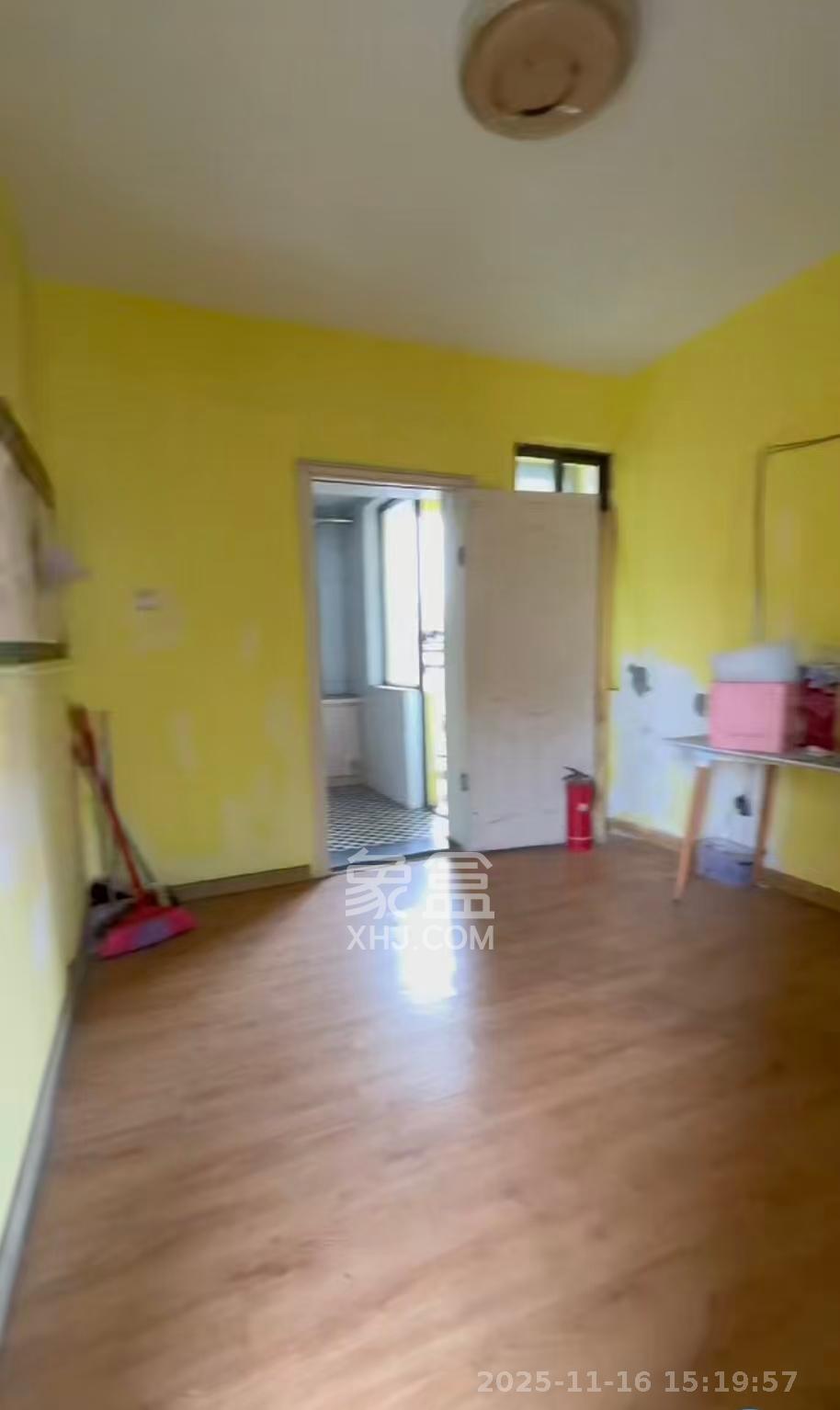 家和院  4室2厅2卫    1800.0元/月