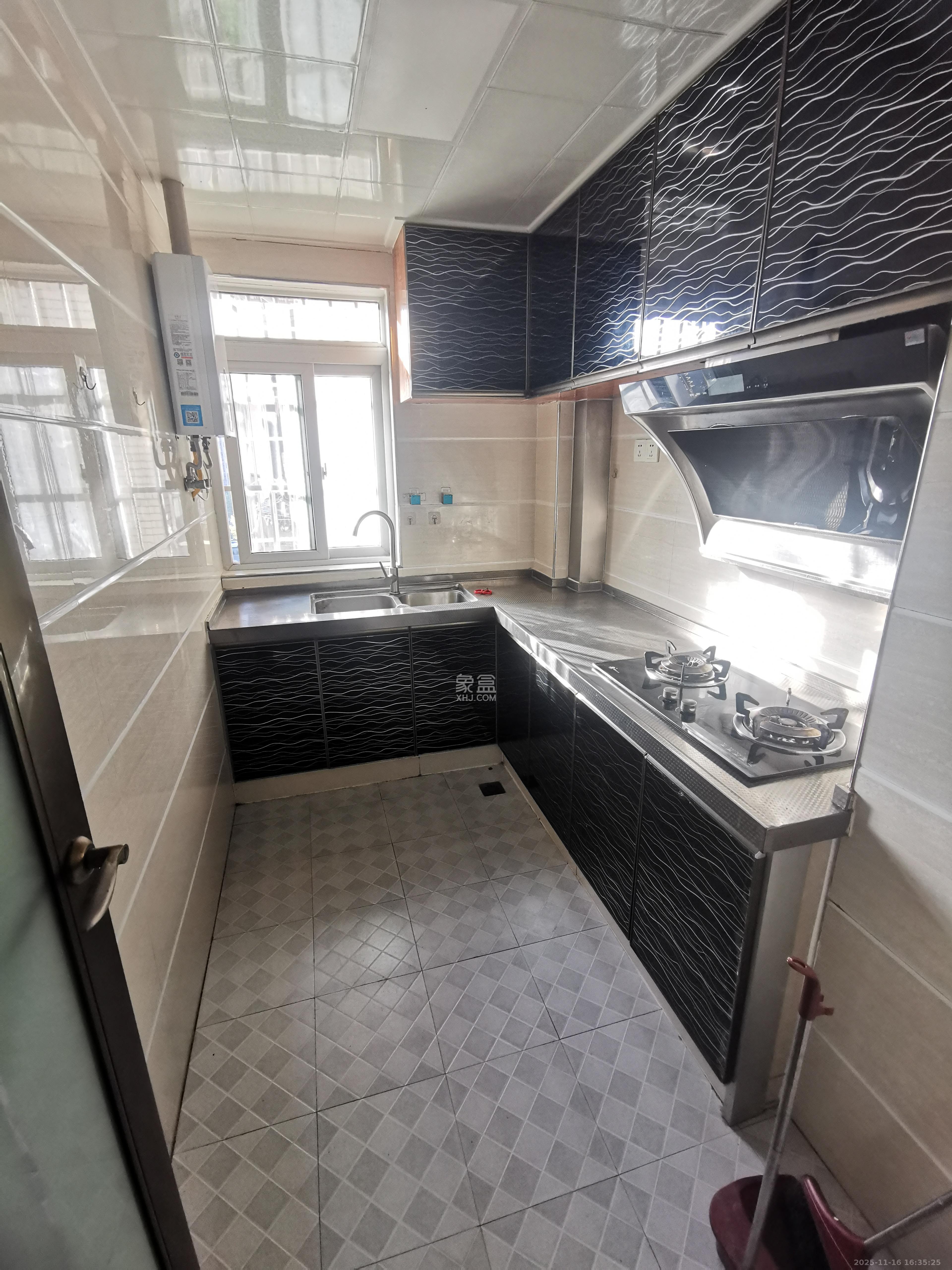 骑龙安置小区  2室2厅1卫    1800.0元/月室内图