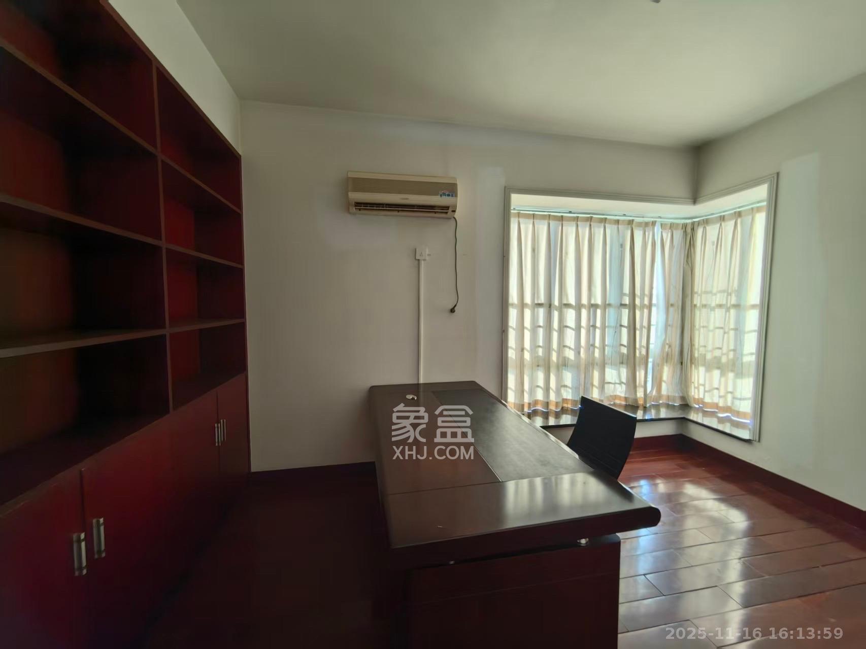 龙柏小区 4室2厅2卫 3200.0元/月 龙柏小区 4室2厅2卫 3200.0元/月室内图