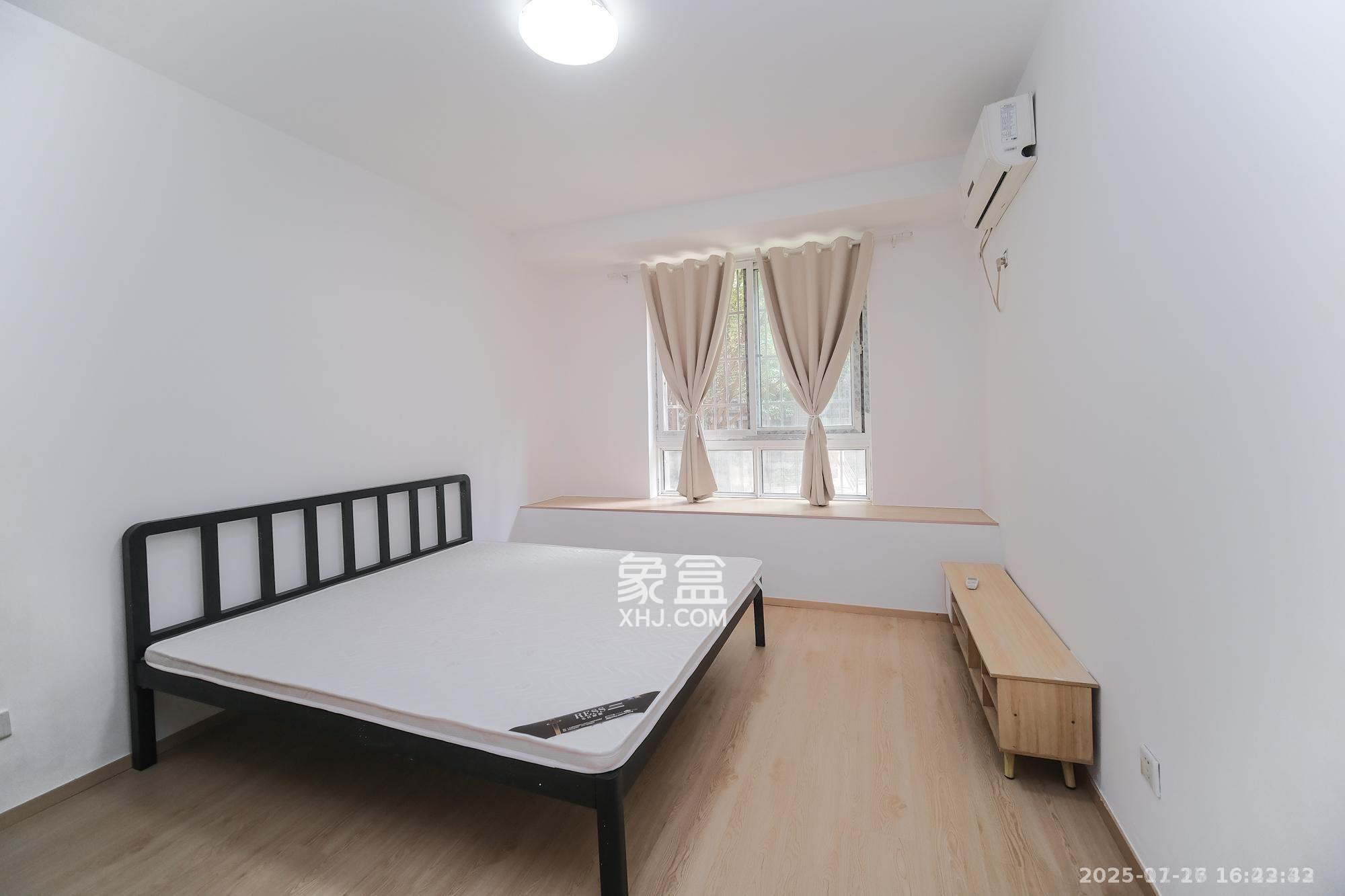 山水湾  3室2厅1卫    1600.0元/月室内图