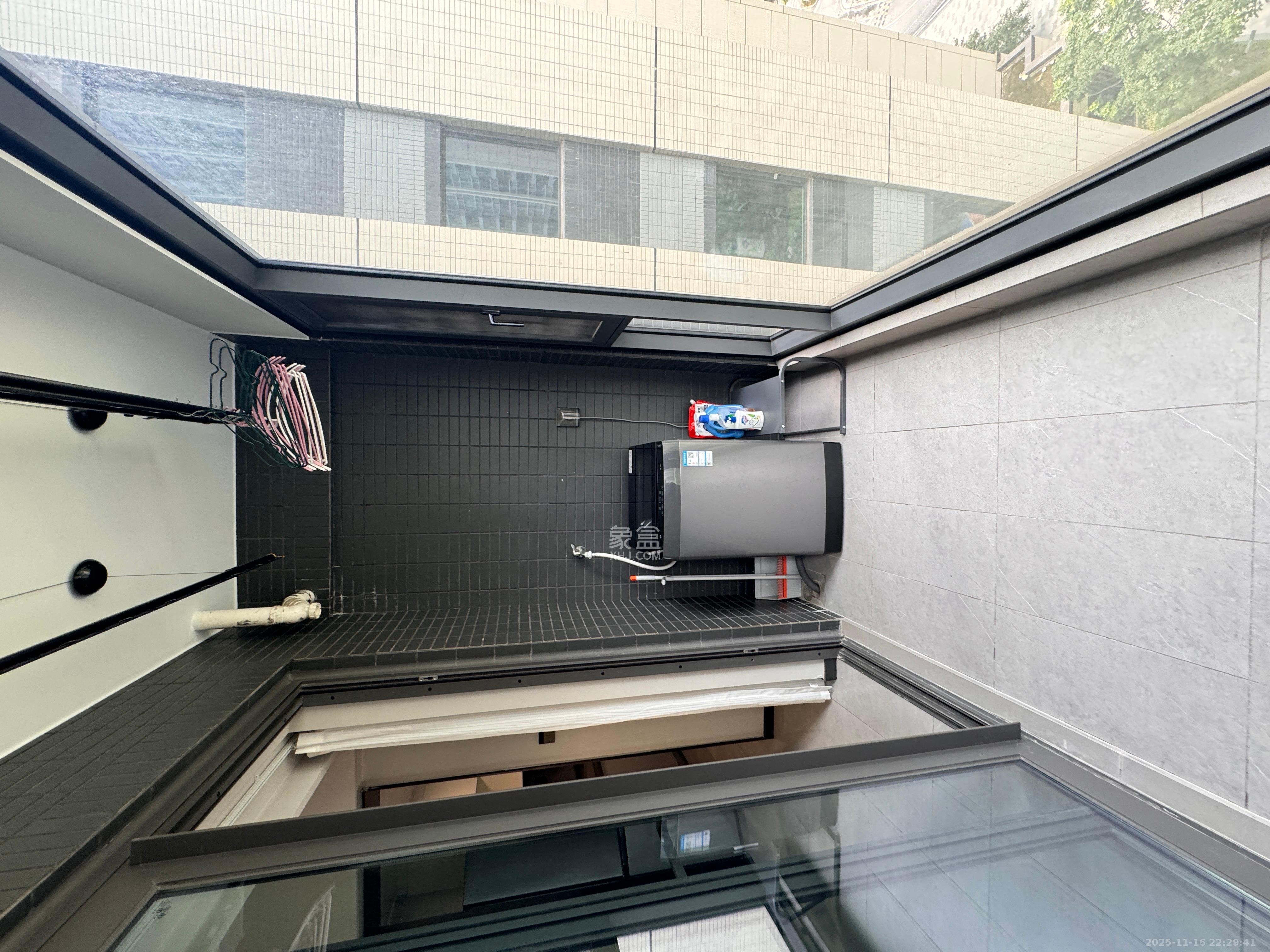 时代梅溪领峰  4室2厅2卫    5000.0元/月室内图