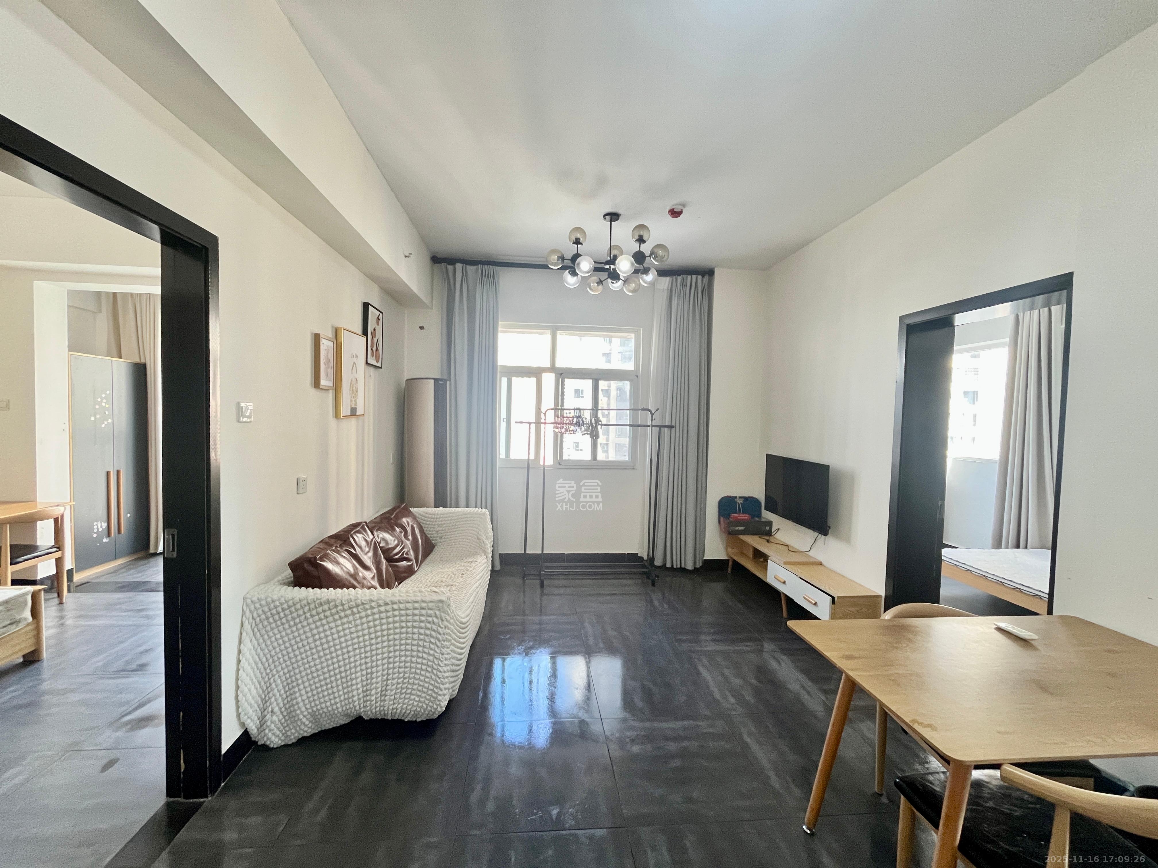 北辰三角洲E4区  1室1厅1卫    2600.0元/月