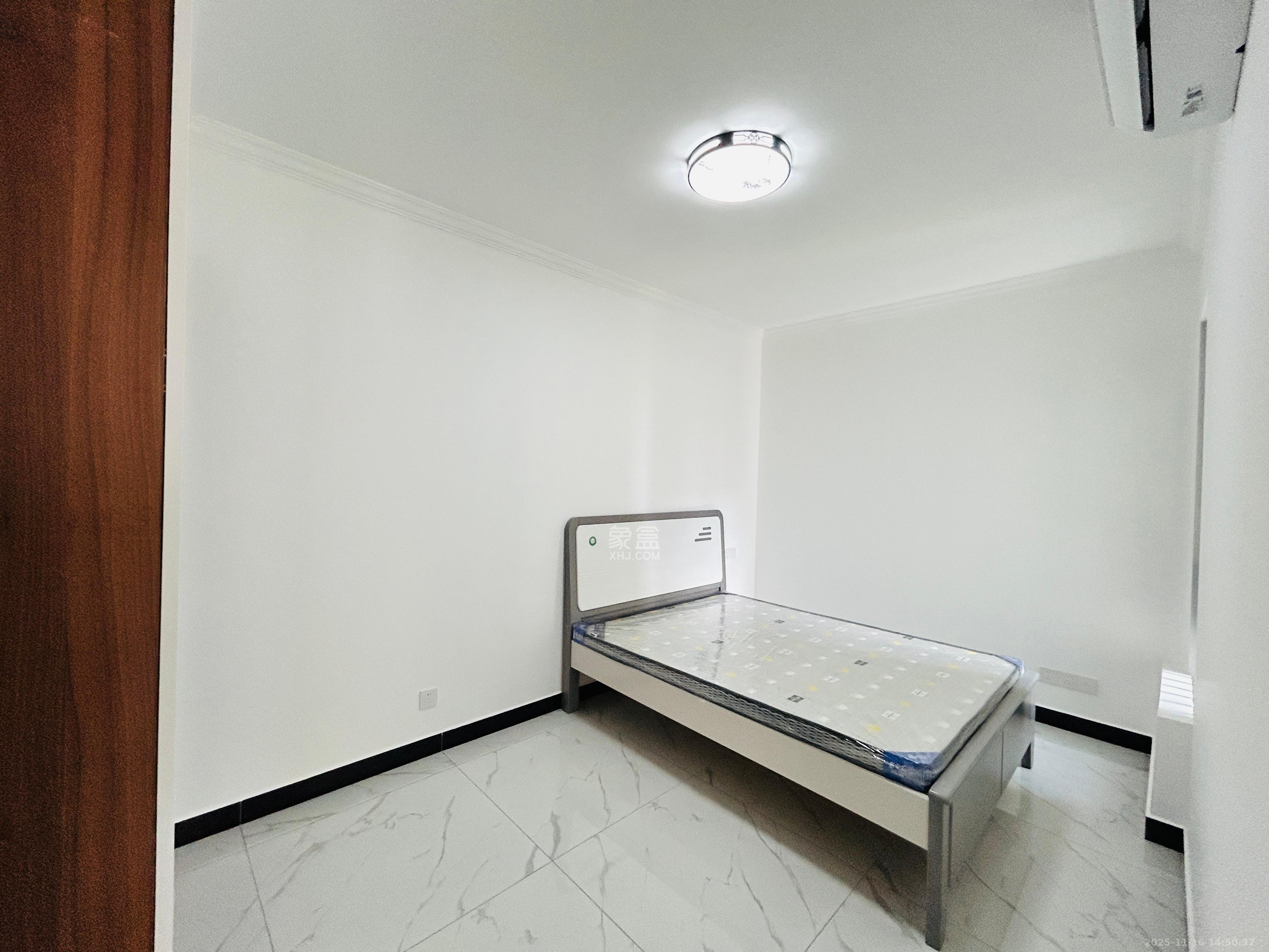 招商蛇口璀璨学府  3室2厅2卫    3000.0元/月室内图