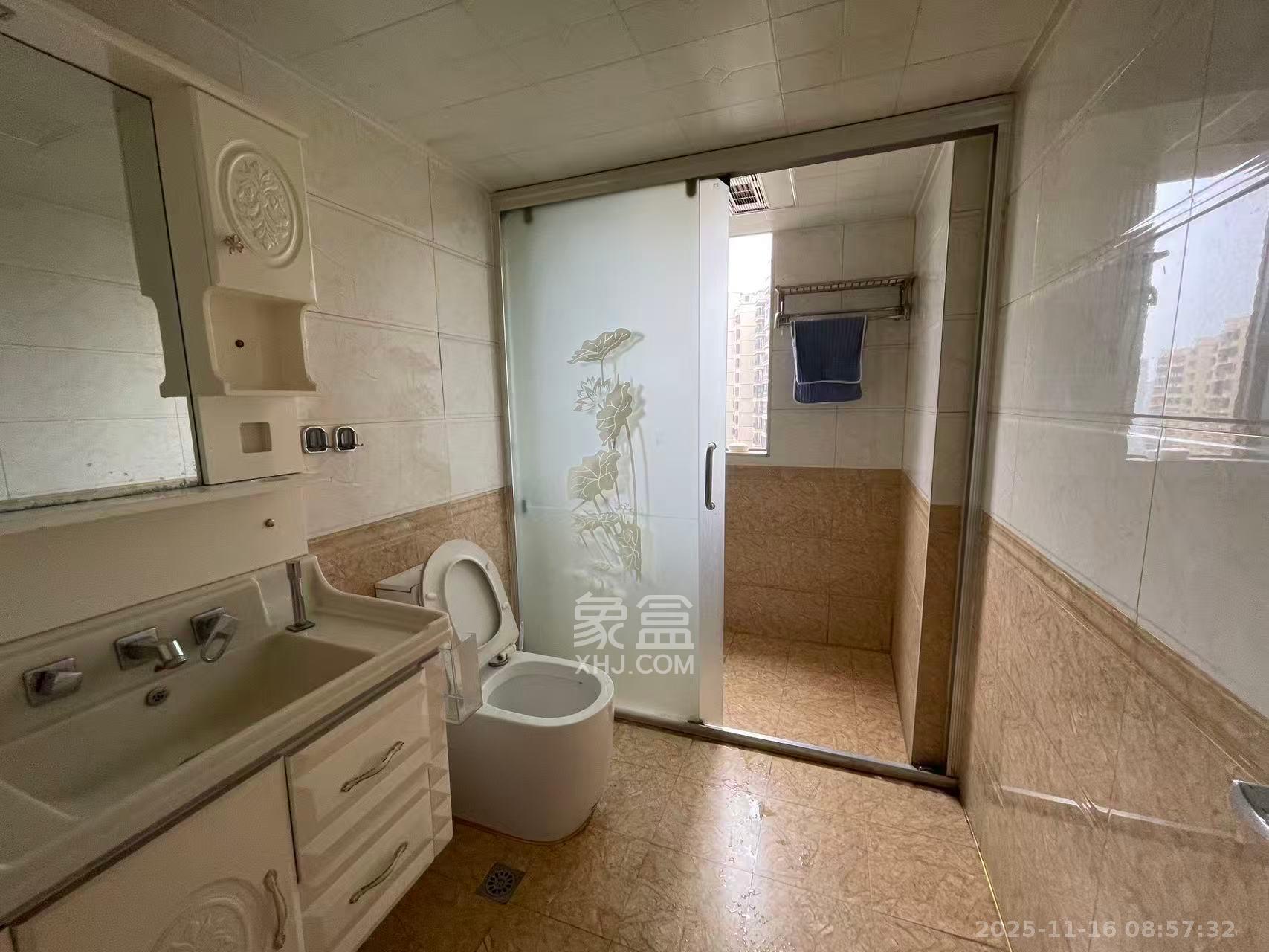 通用时代国际社区  4室2厅1卫    3200.0元/月室内图